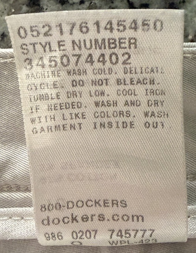 Docker’s Collection Women’s Size 16 Shorts, Flat front, Pockets, Buttons, Beige