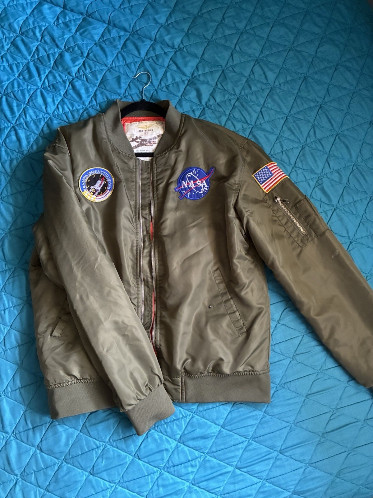 ASSTSERIES Men’s NASA Patch MA-1 Bomber Jacket Green Lined Pockets MENS medium
