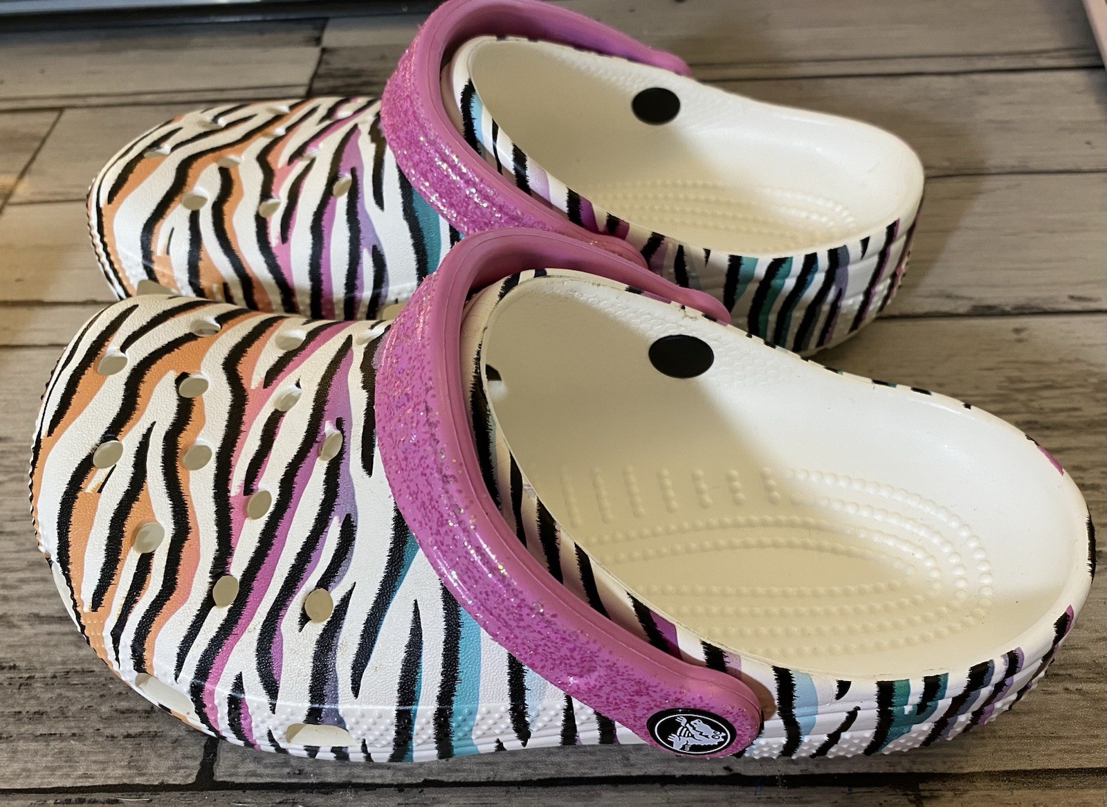 CROCS Kids’ Zebra Stripe Clogs with Pink Glitter Strap size 4