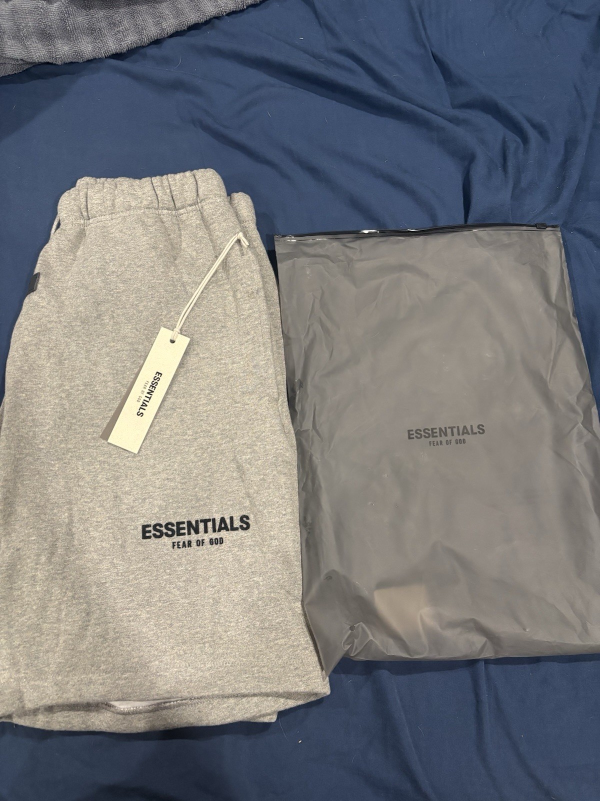 Essentials Fear of God Men’s Gray Fleece Sweat Shorts Drawstring Pockets Logo