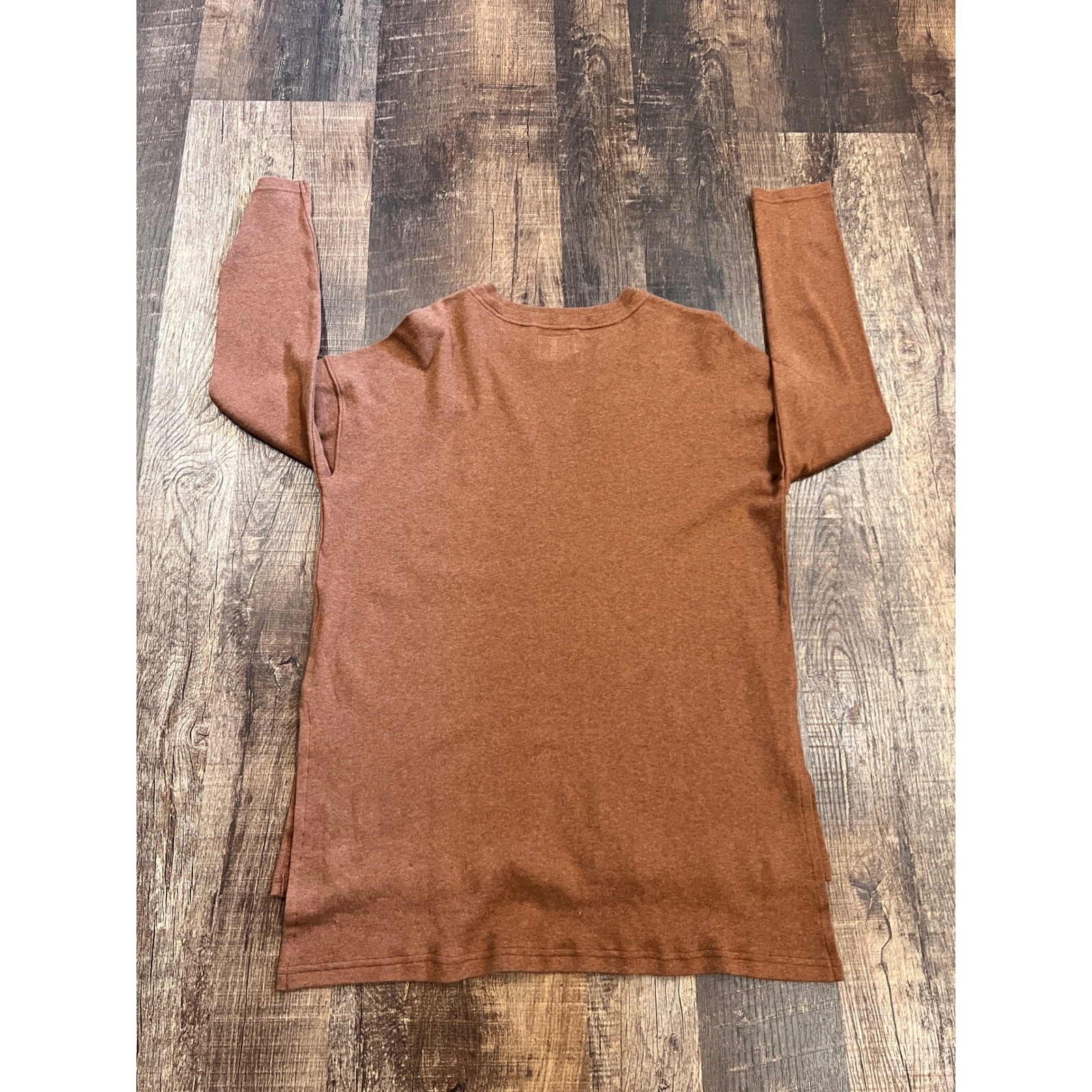 Pact Organic Cotton Long Sleeve High Low Top Cedar Brown Heather Womens Medium