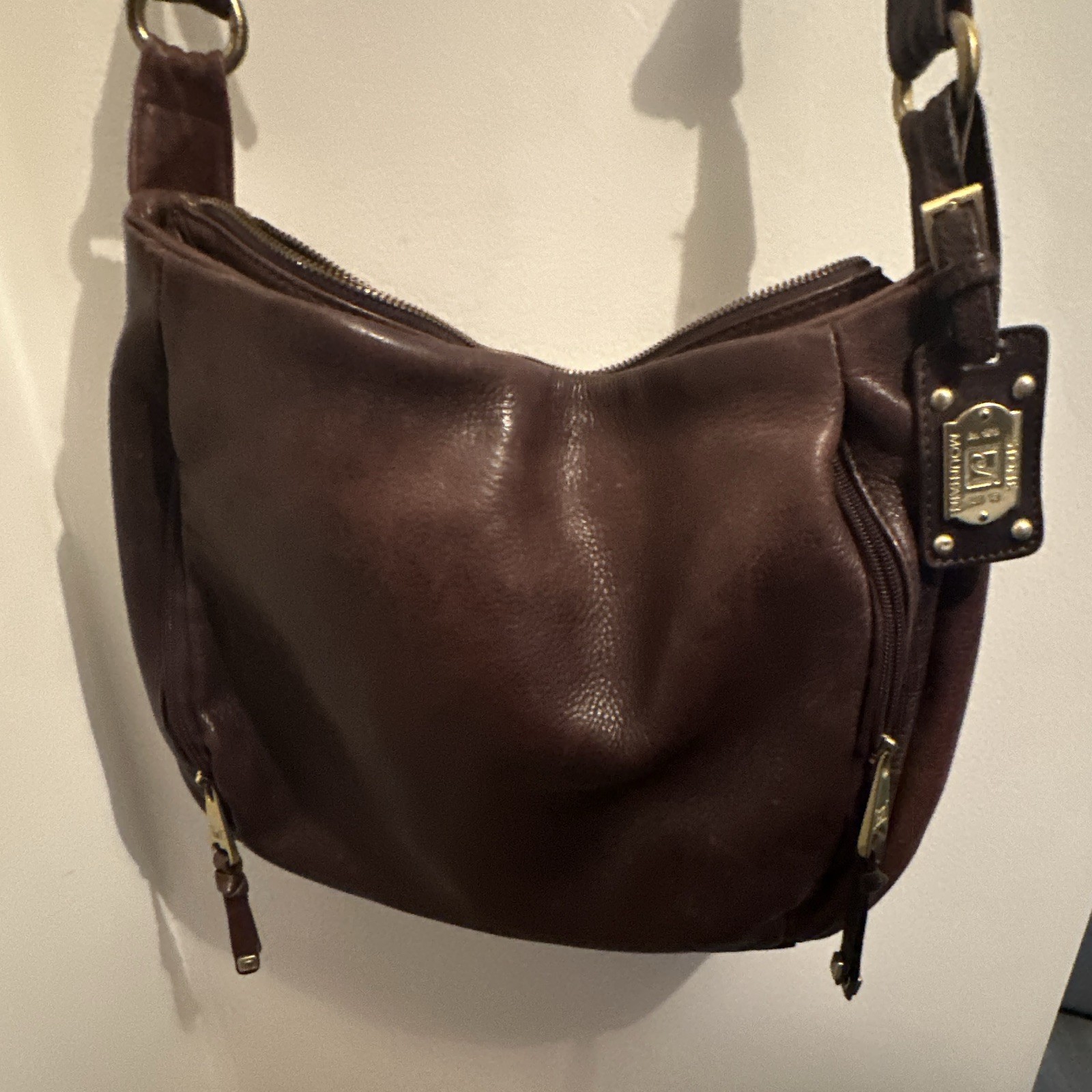 Stone Mountain Women’s Brown Shoulder Bag Zip Closure Adjustable Strap Pockets