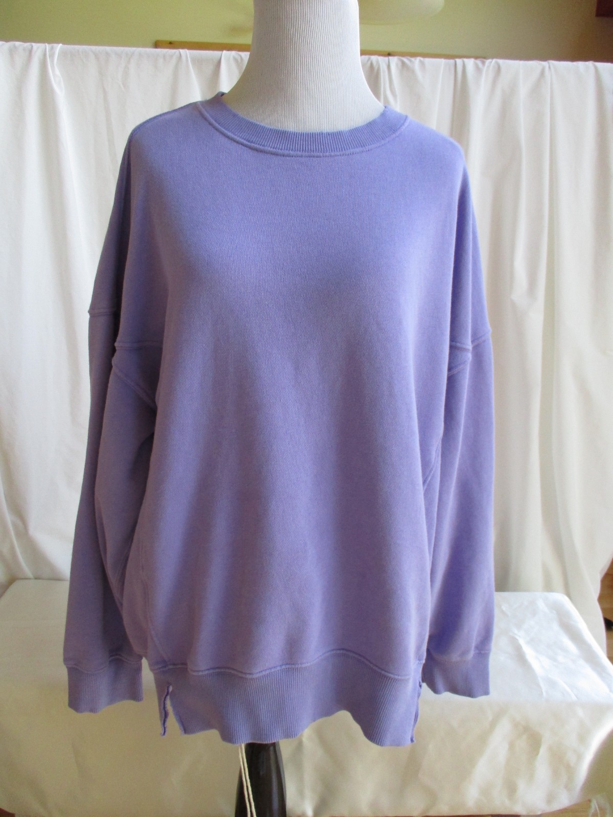 Aerie Size M The Chill Crew Sweatshirt Color Solar Violet