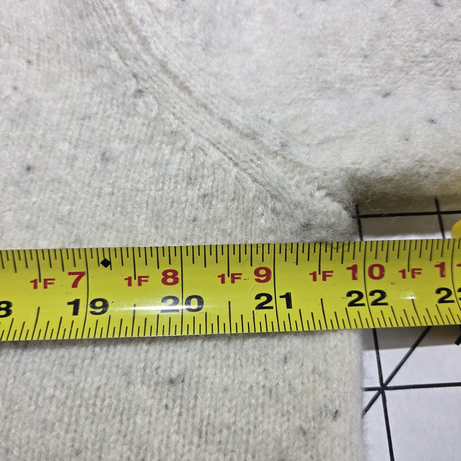 LL Bean 100% Shetland Wool 1/4 Zip Mens L (fits like a M) Speckled Ivory 285327