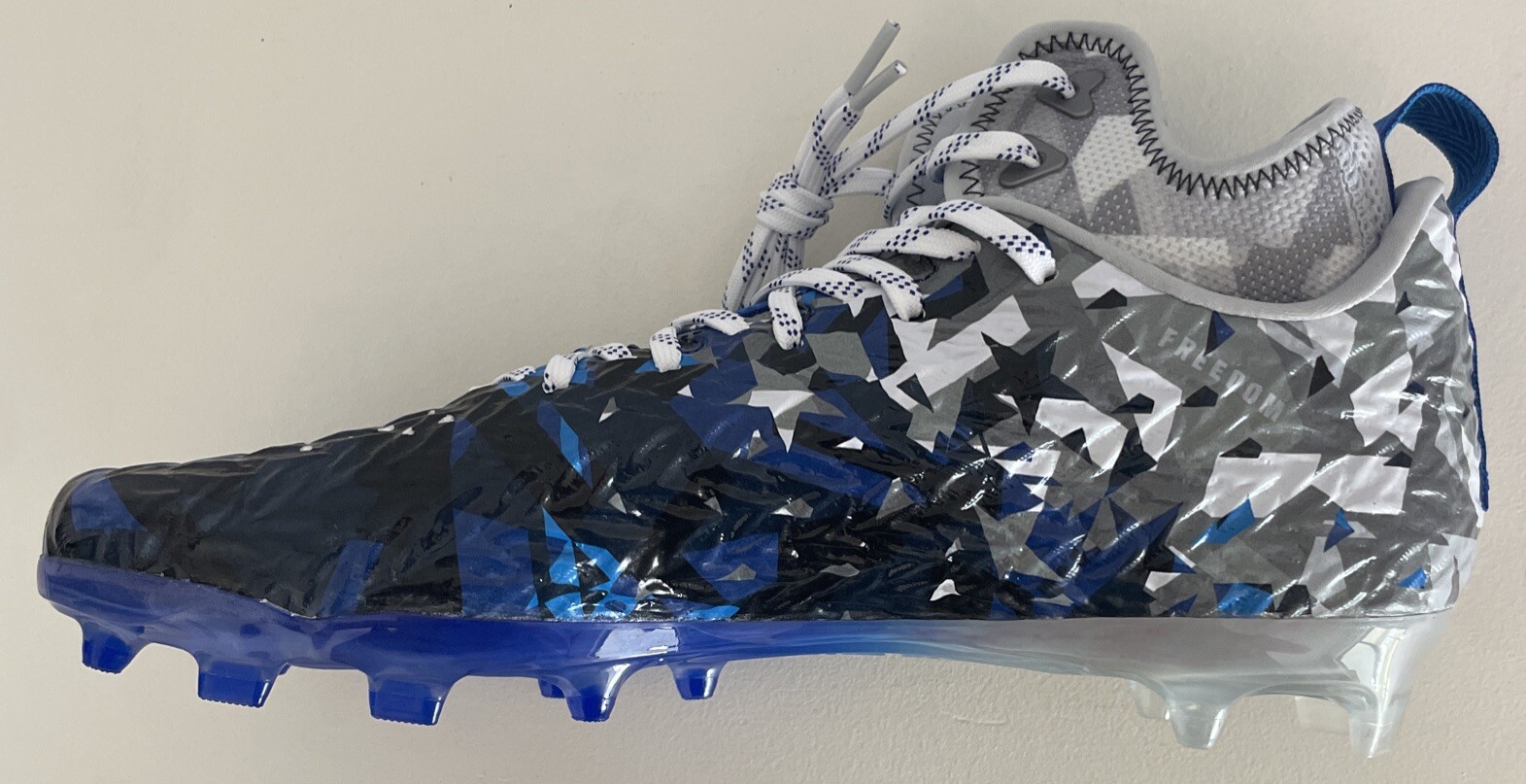 LIMITED EDITION FREEDOM UNDER ARMOUR SPOTLIGHT CLONE MC LE FOOTBALL CLEATS 12.5