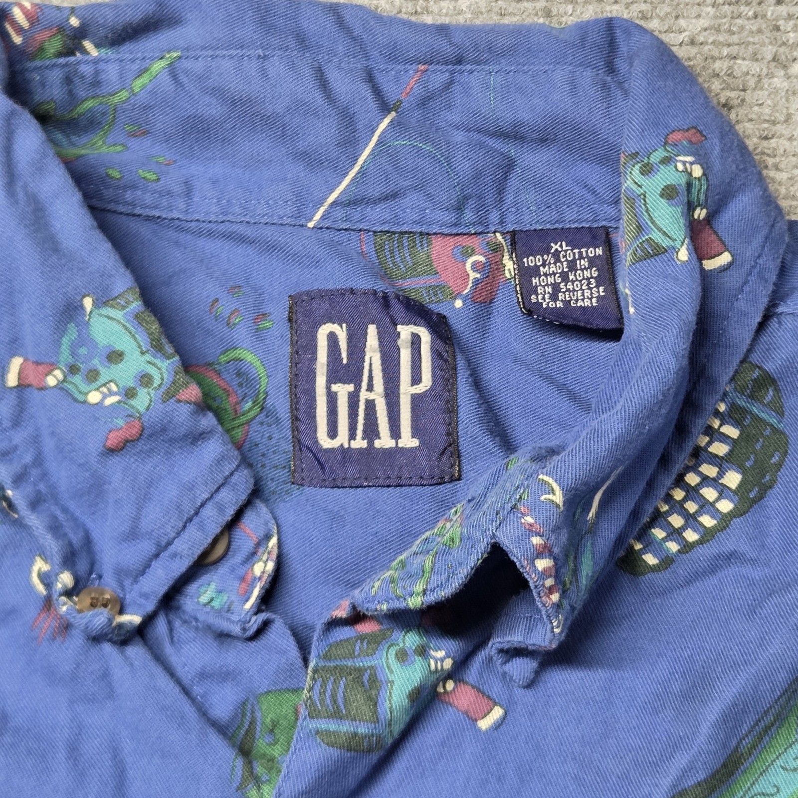 Vintage GAP Fishing Fisherman Print Button Down Mens Shirt Rod Reel Tackle Sz XL
