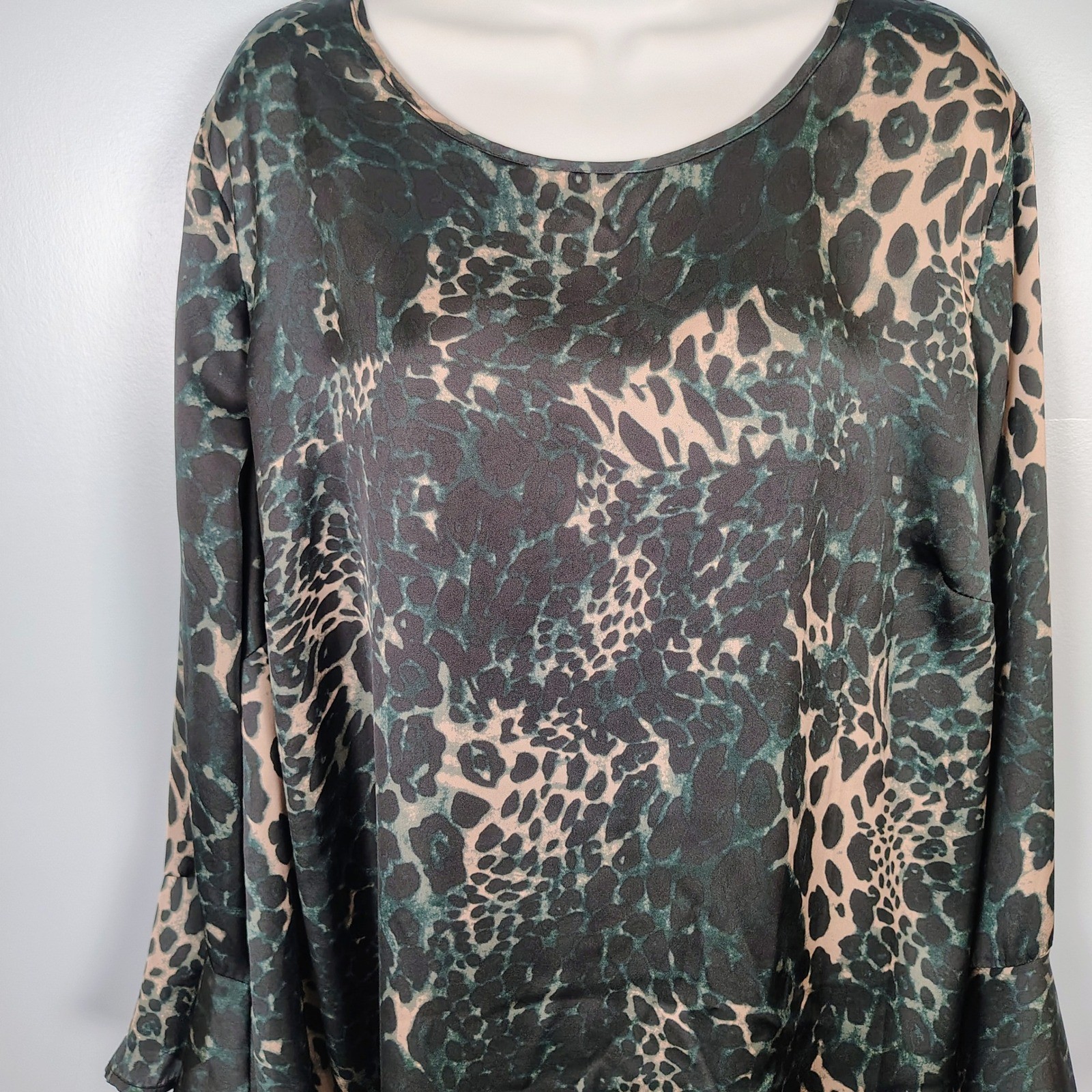 Ellos Womens Green Leopard Print Bell Sleeve Satin Blouse Top Size 20 burnout