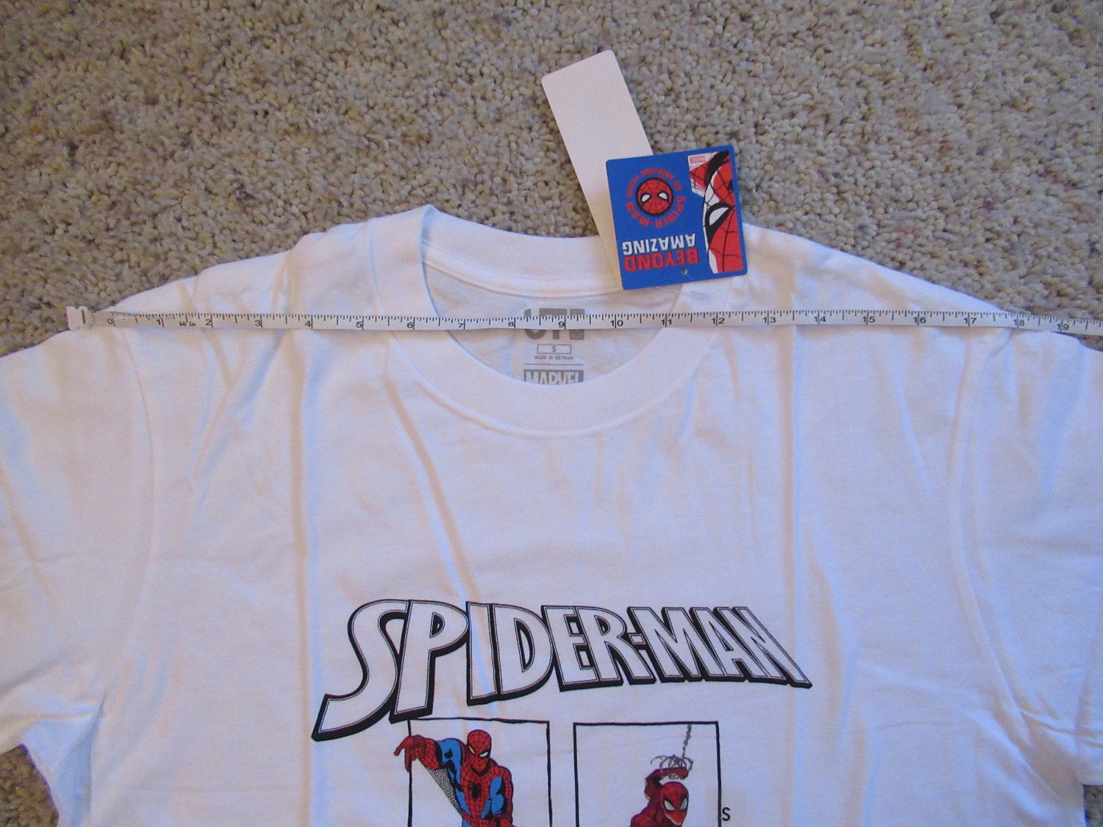 UT Uniqlo Spider-Man 60th Anniversary Amazing Years Graphic T-Shirt Sz Small