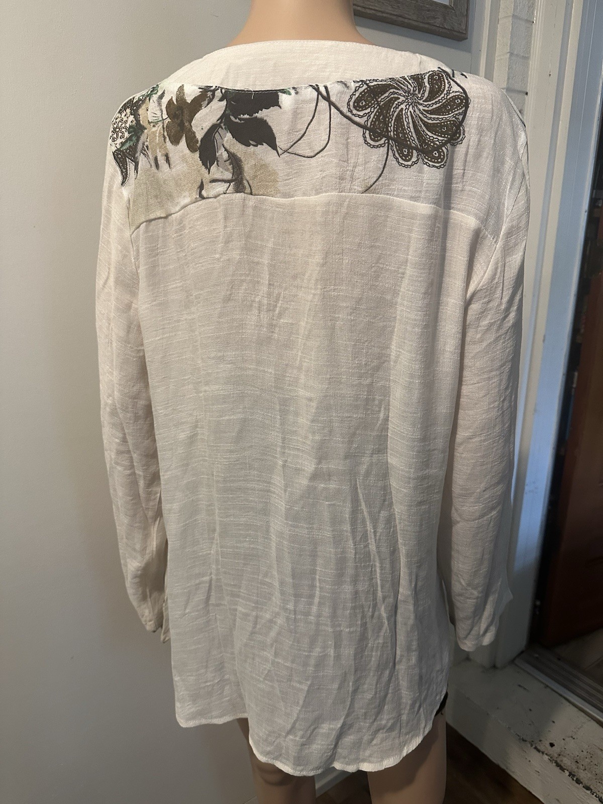 Woman Tunic / Top Semi Sheer Long Sleeves V Neck Floral XL