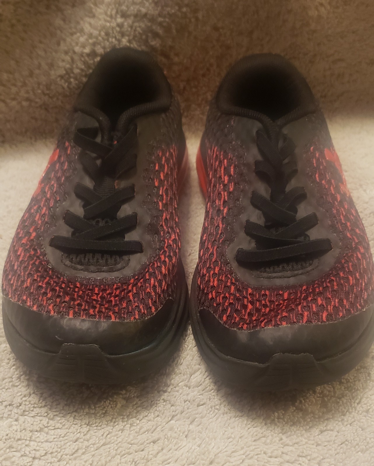 UNDER ARMOUR BPS Kids 11k Liquify Rebel AL Red Black Shoes NO TIE