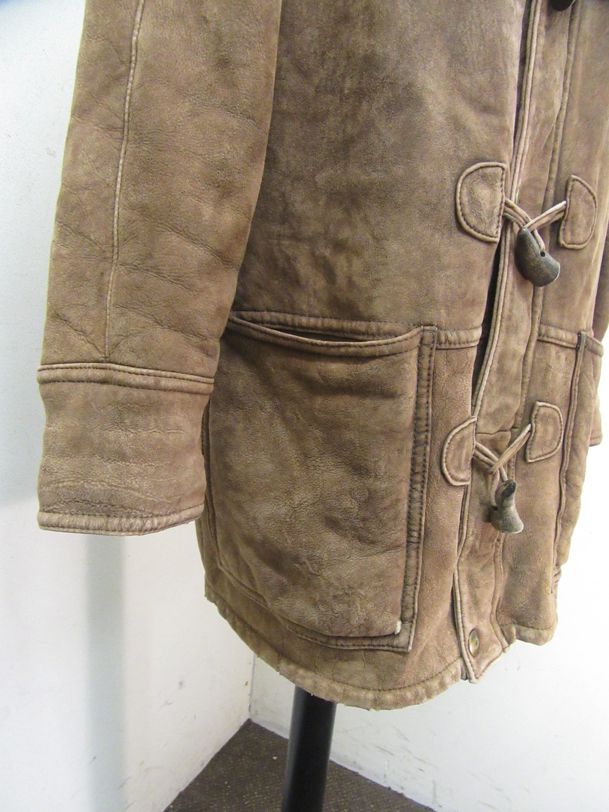 VINTAGE MORLANDS SHEEPSKIN LEATHER DUFFLE BANE JACKET SIZE 40 OR M