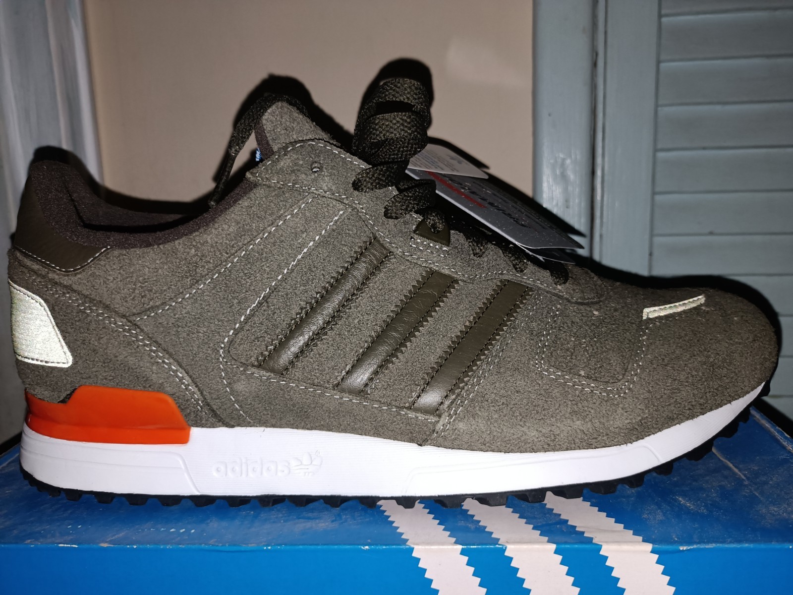 Adidas zx700 Size 12½ **NEW** GREEN
