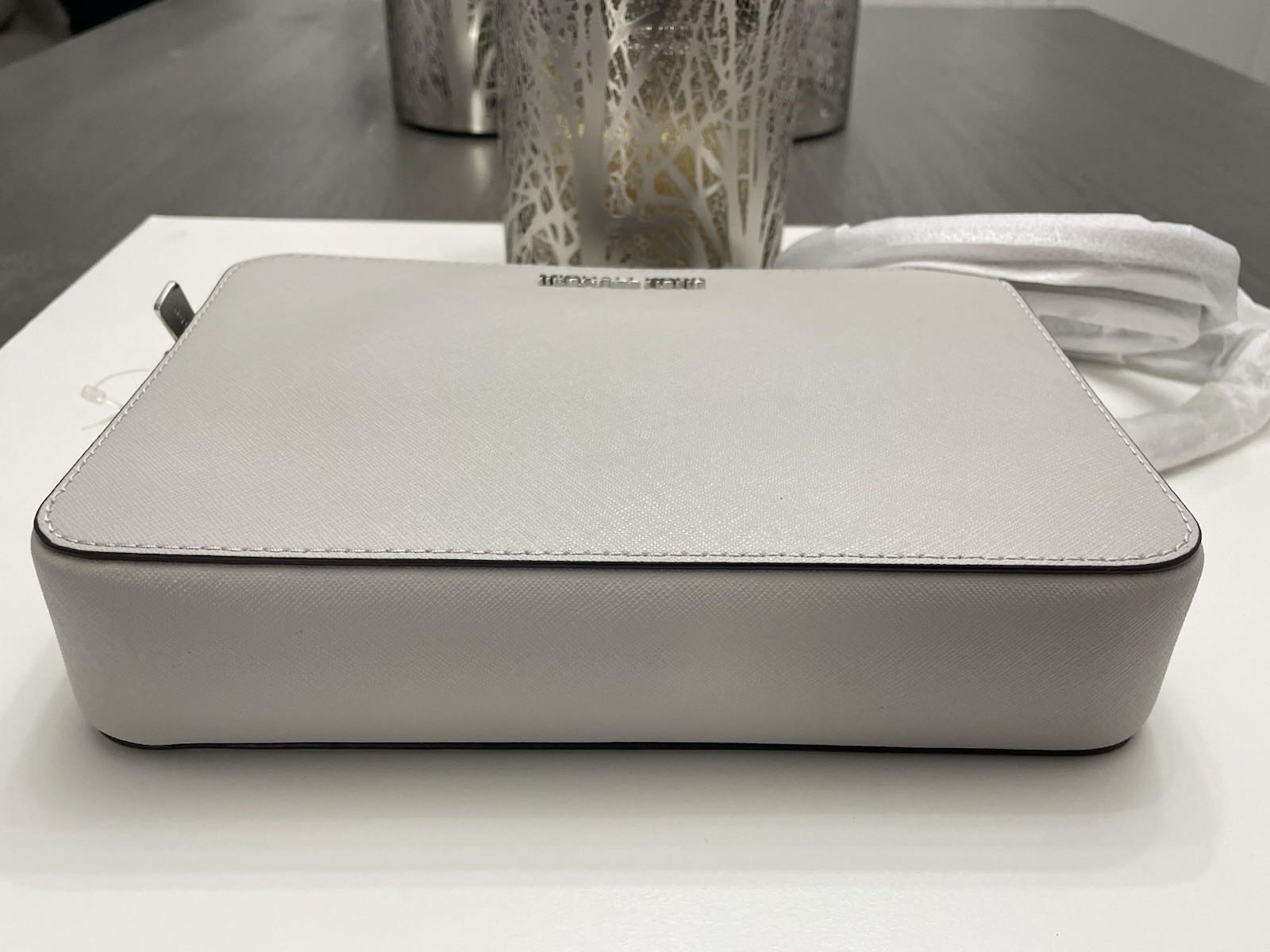 Michael Kors Jet Set LG EW Crossbody Saffiano Leather Aluminum + Pouch