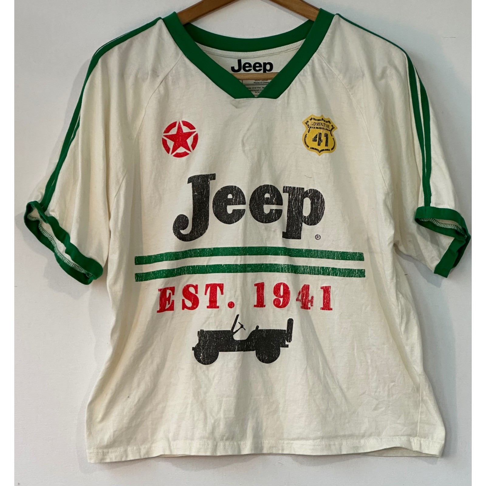Jeep Graphic Ringer T-Shirt V-Neck Raglan Mens Small White Green Excellent