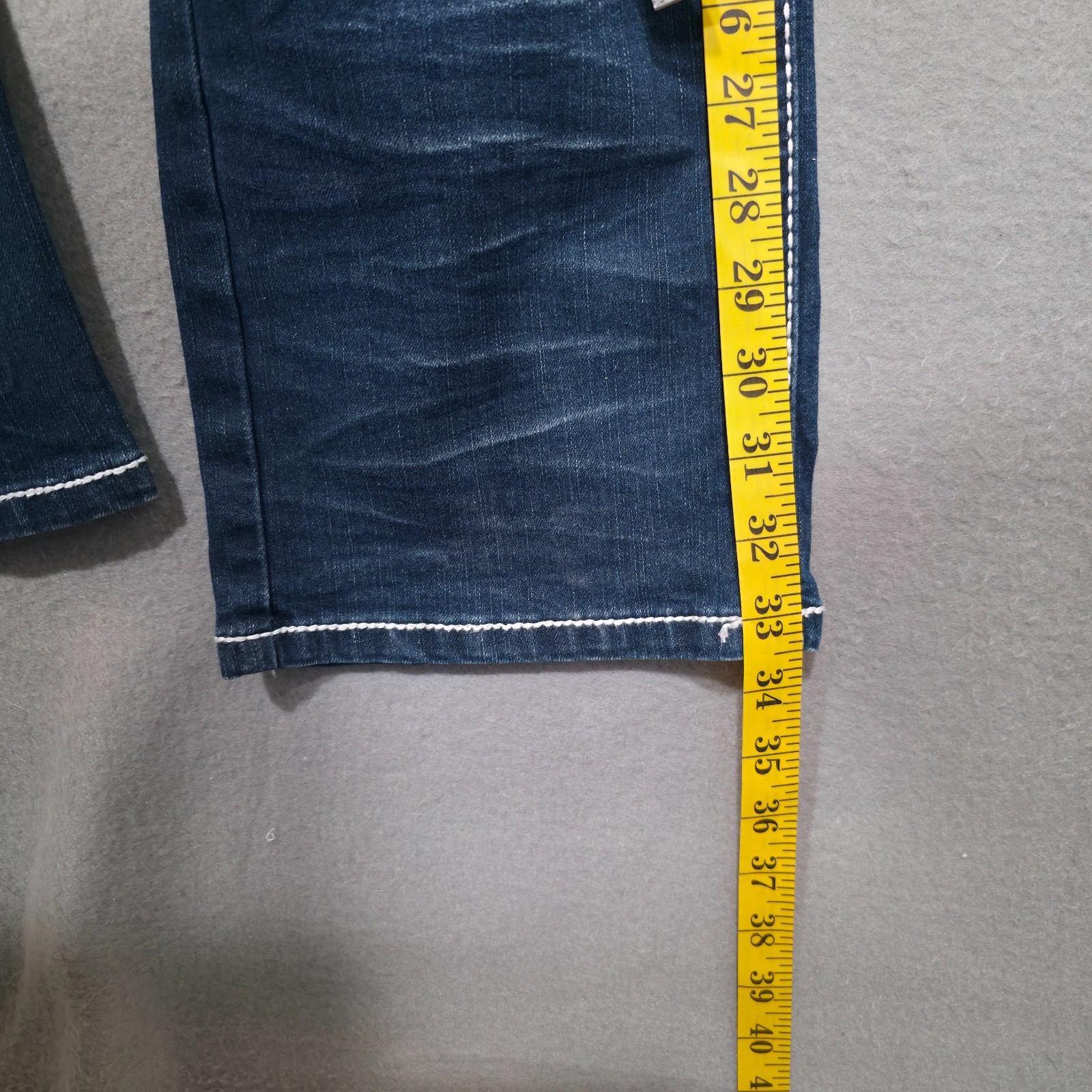 True Luck Men’s Stretch Straight Denim Blue Jeans Size 34×33.5 NWT