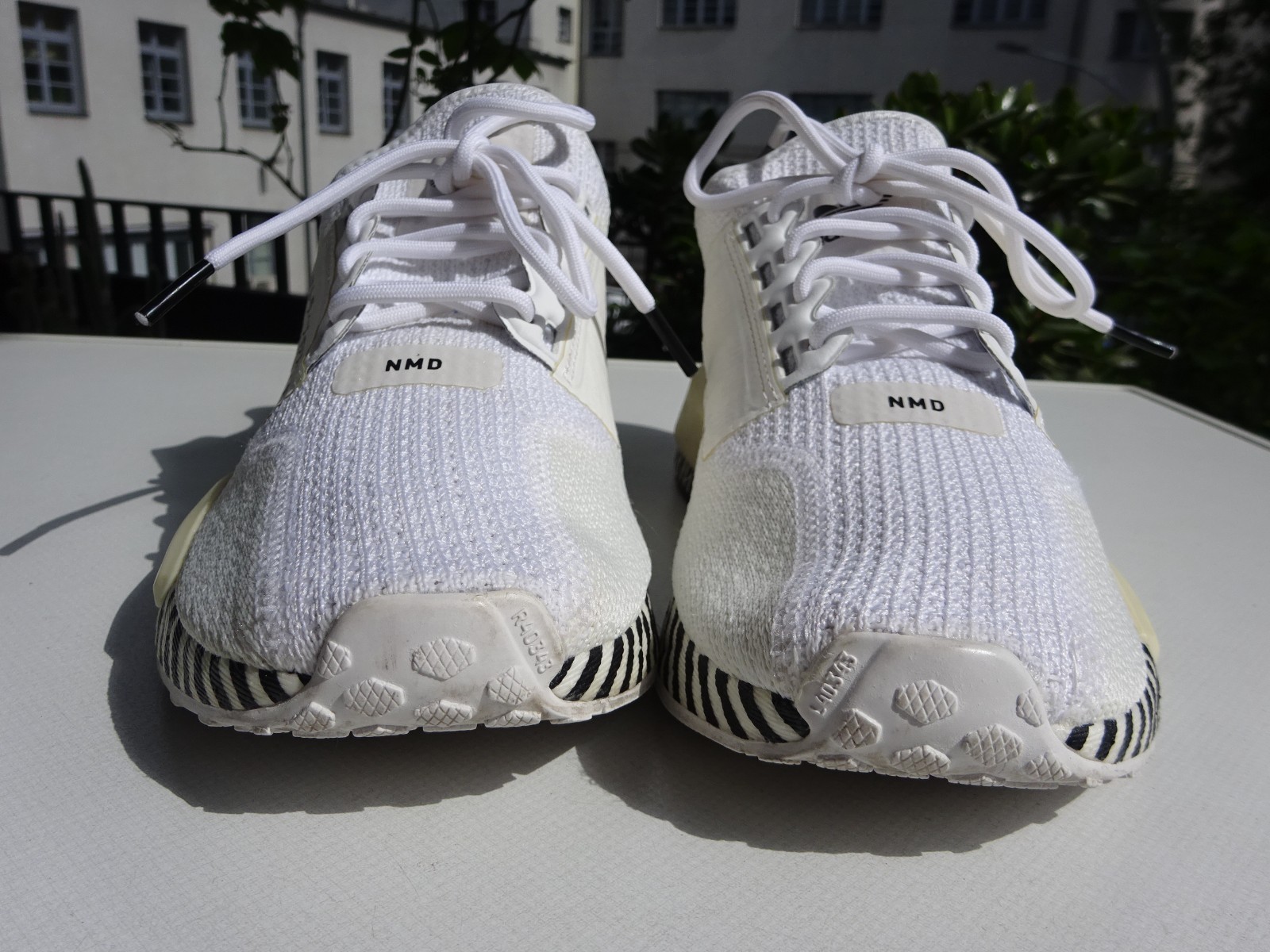 Adidas FY2108 NMD R1 V2 Dazzle Pack Cloud White trainers size 37 1/3 (UK4.5) for new