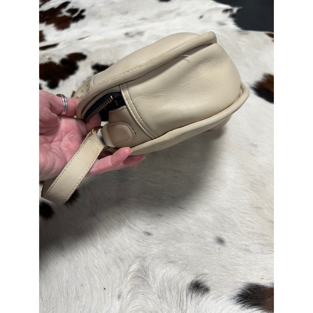 Coach Vintage Chester Canteen Crossbody Bag Women Small Cream Good Leather Brass
