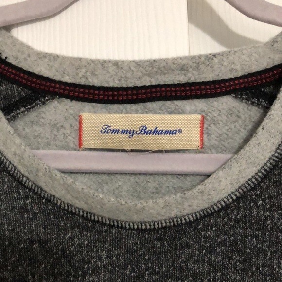 Tommy Bahama sweater size Medium two tone gray. cotton polyester blend