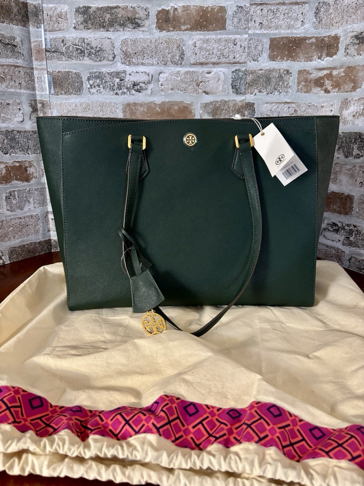 NWT Tory Burch Robinson Saffiano Pine Green Large Handbag W/Dust Bag (nonsmkr)