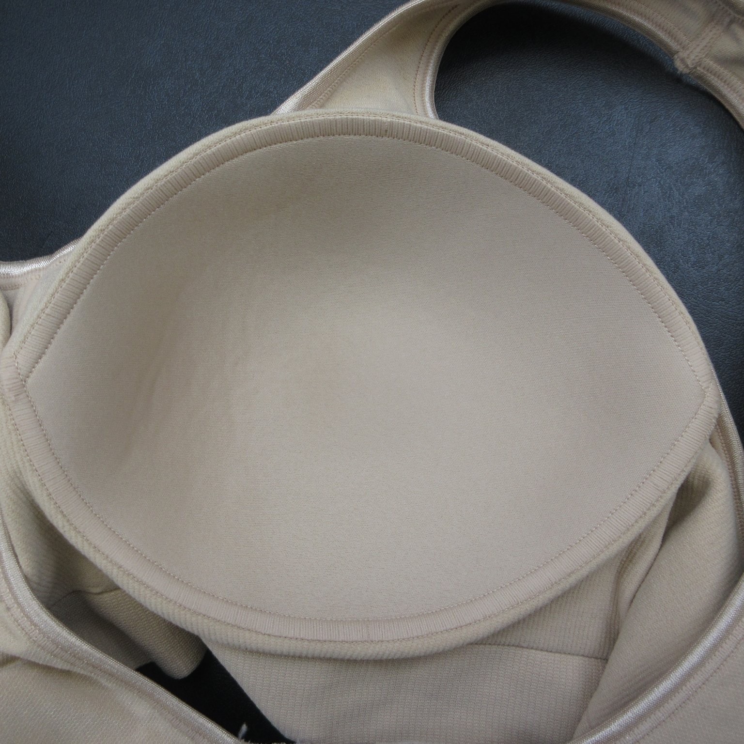 BALI Bra Women’s Beige L Wireless Seamless Nylon Spandex Padded Comfort