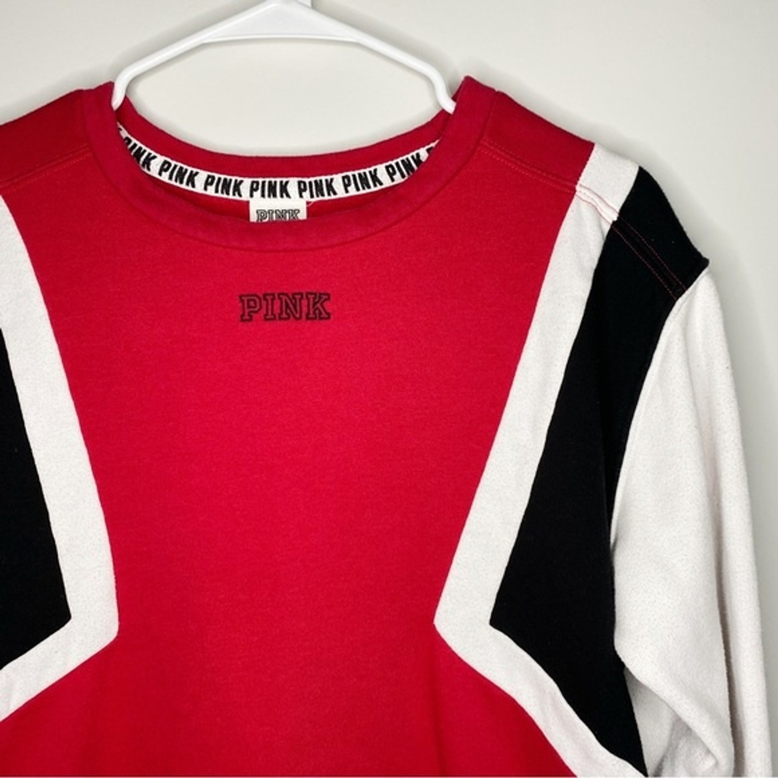 PINK Victoria’s Secret Red White and Black Crewneck Sweatshirt Cotton Size Small