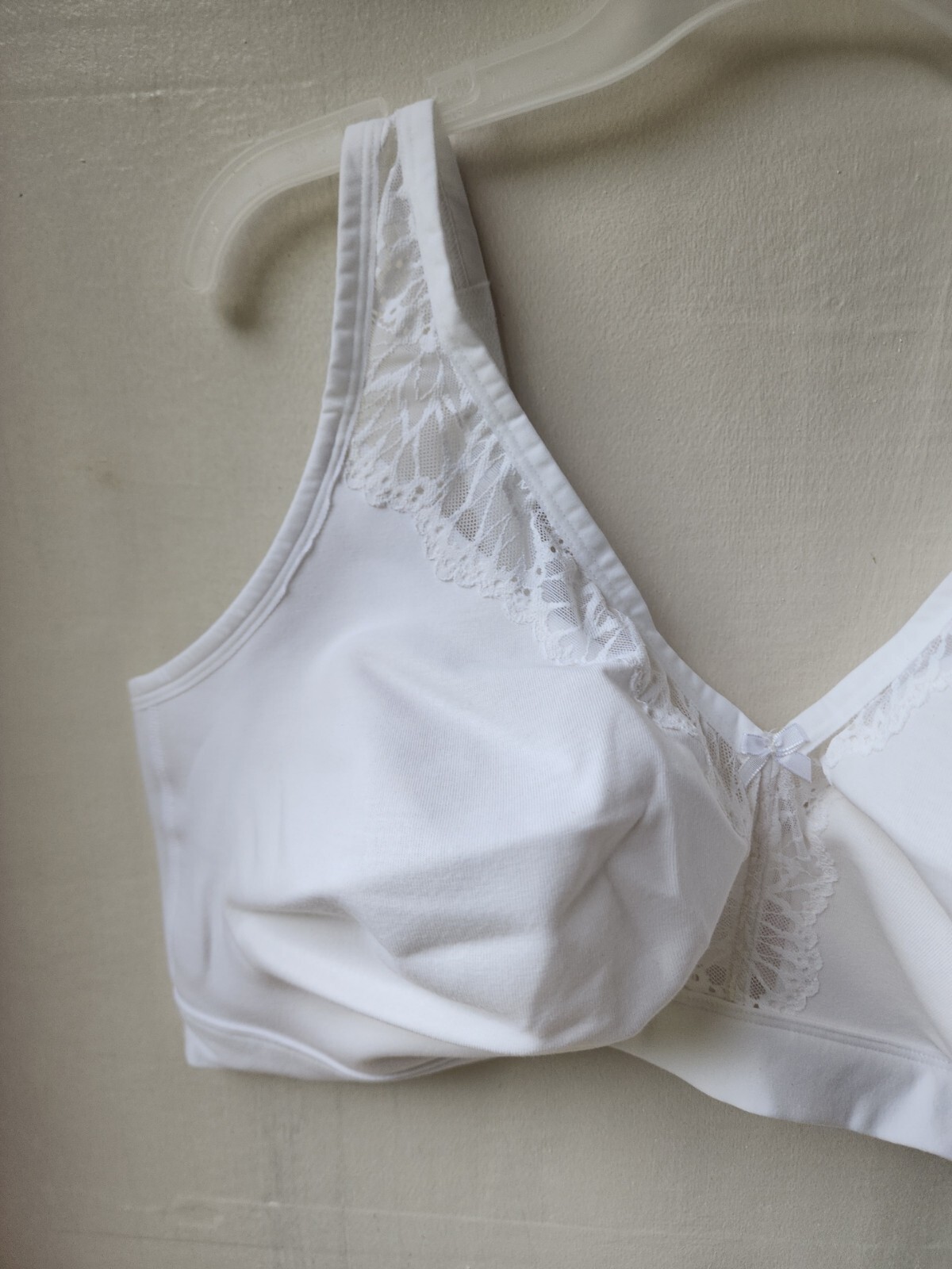 New Auden Women’s White Semi-Sheer Wireless Bra Adjustable Straps Size 42G