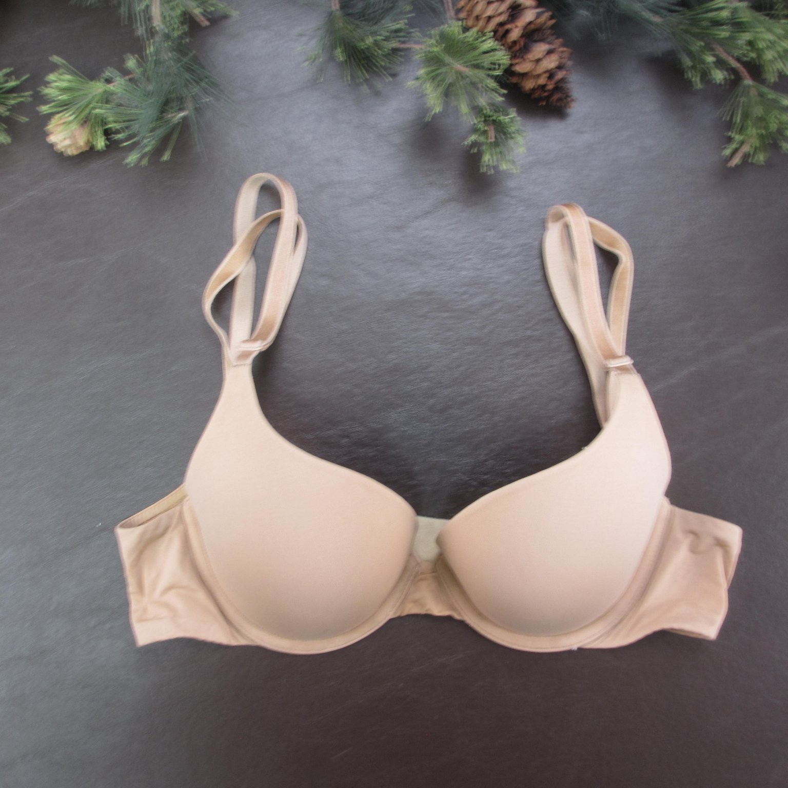 Victoria’s Secret Bra Women’s 32B Nude Beige Perfect Shape Underwire