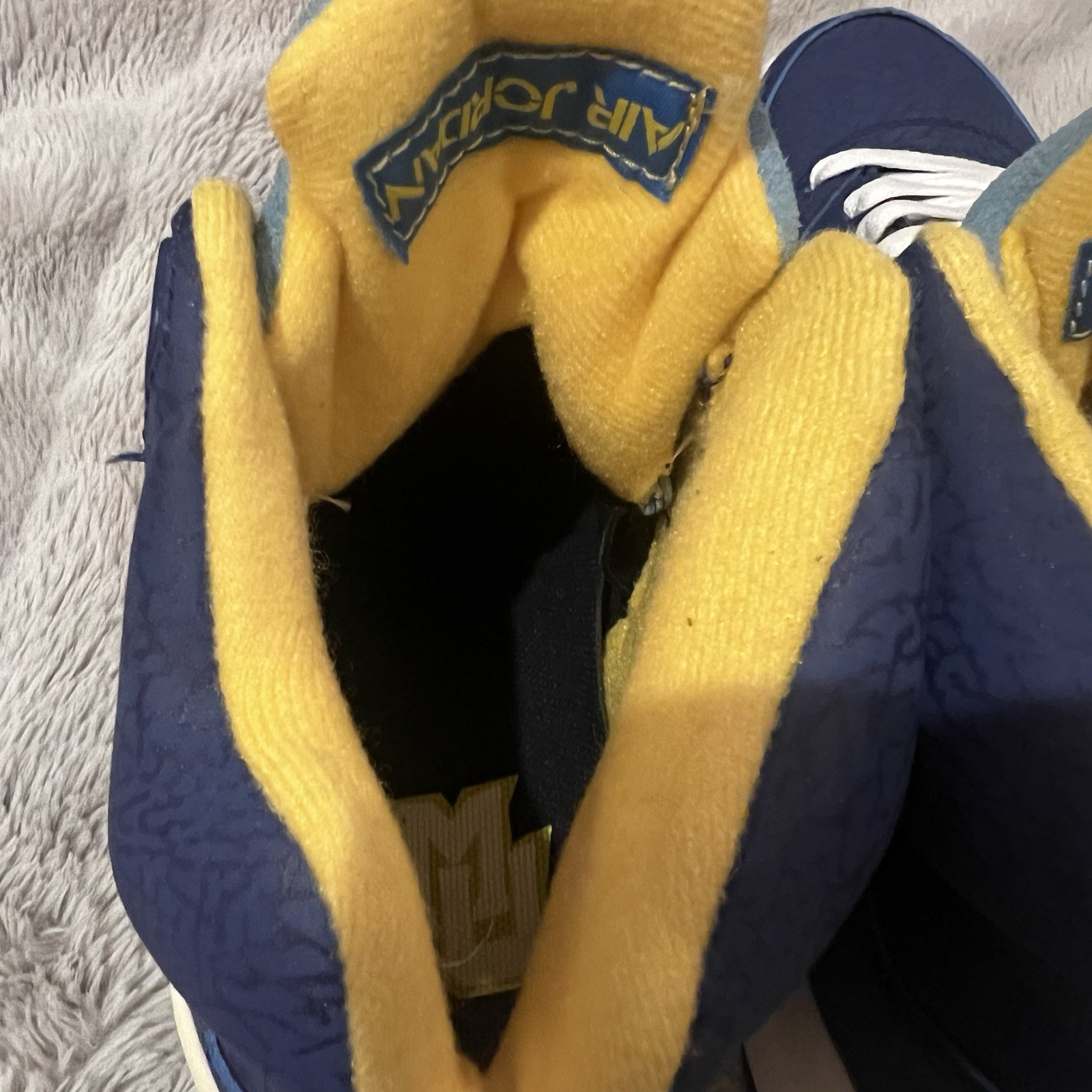 Air Jordan 5 Marquette MU PE Style Navy Yellow Nike Air Sz 7 Custom
