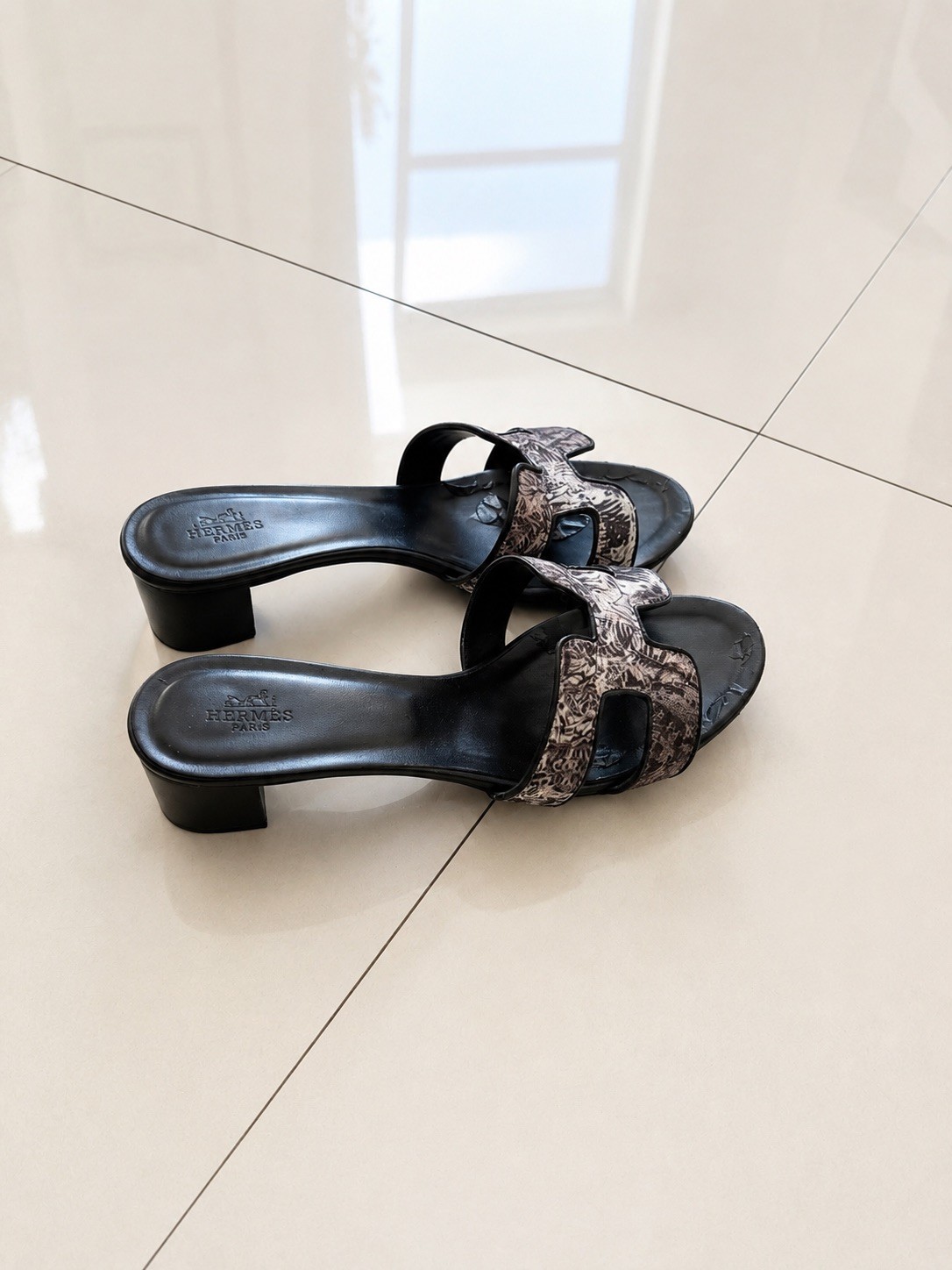 AUTHENTIC LIMITED women’s HERMES Oran Epsom sandals 39 EU/ US 9