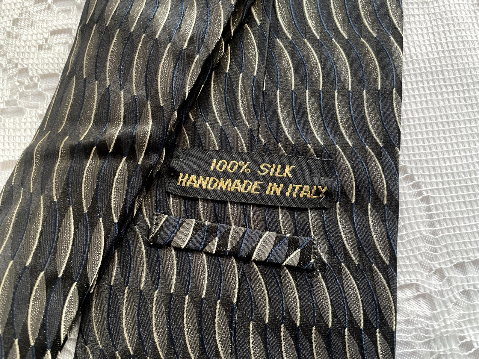 MEN’S VINTAGE CLASSIC 100% SILK HANDMADE ITALY GEOMETRIC BLACK/GRAY PRICETAG$75