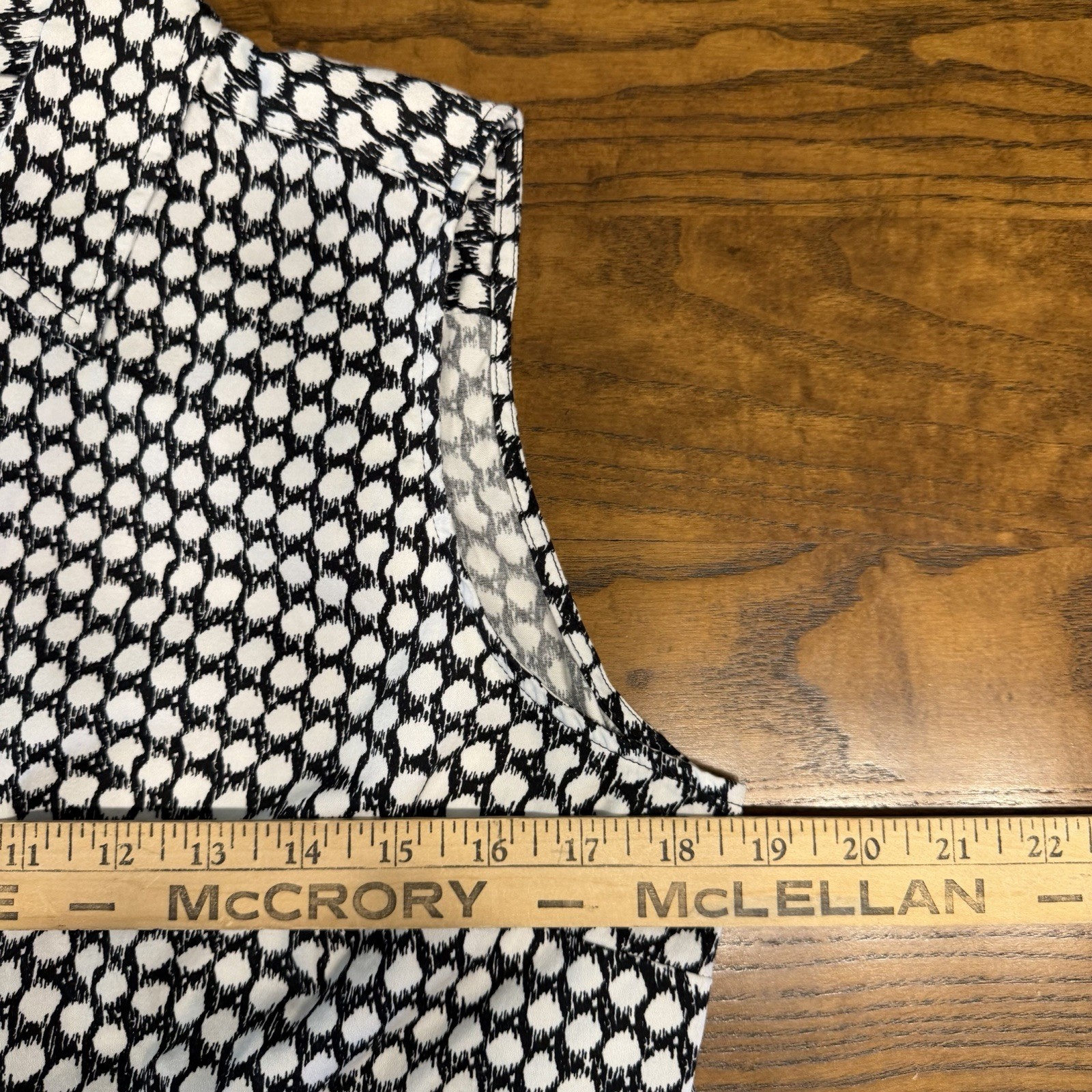 212 Collection Women Classic Black & White Button Down Sleeveless Top XL