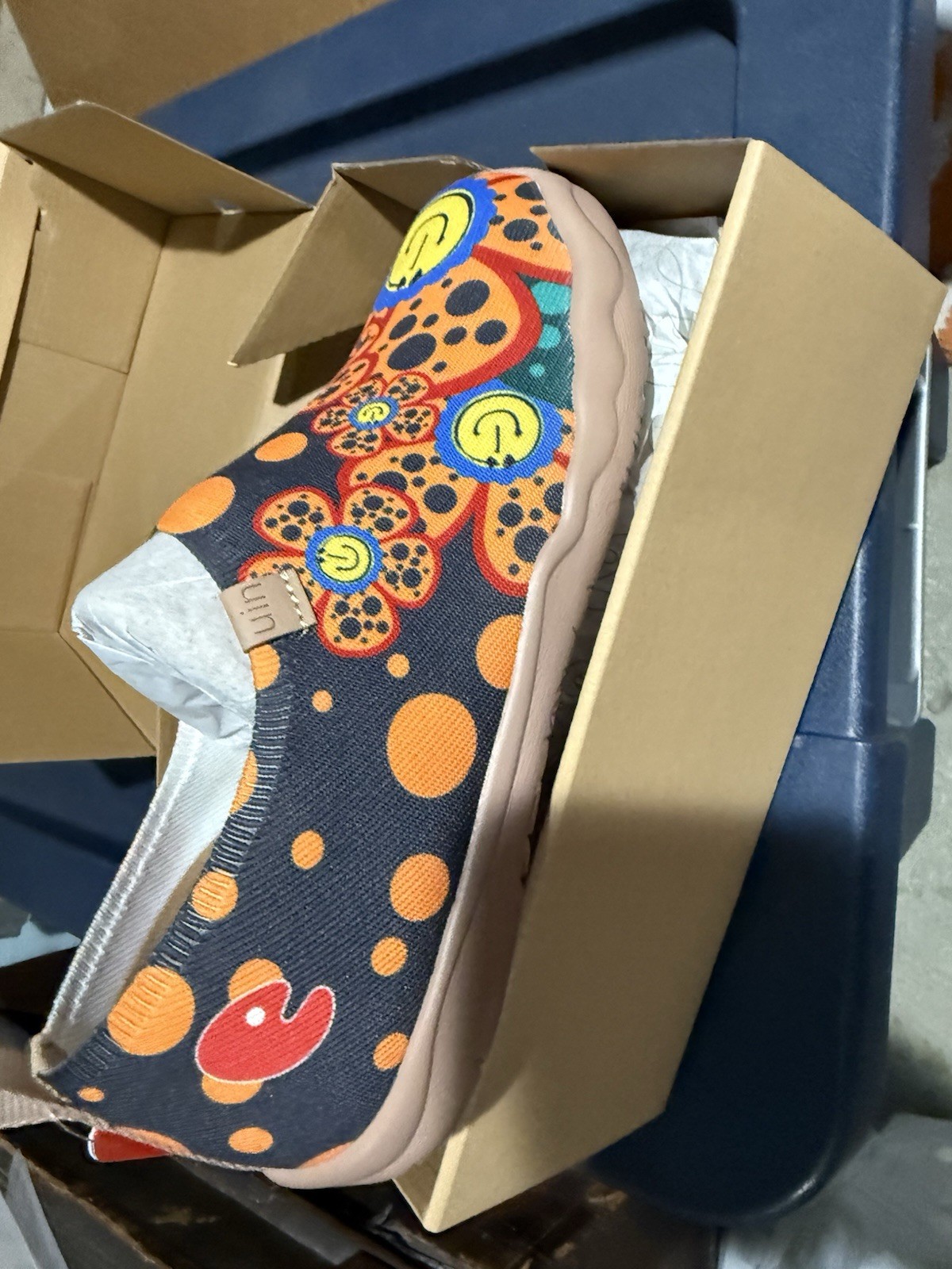 Women’s Size 9 UIN Custom Shoes