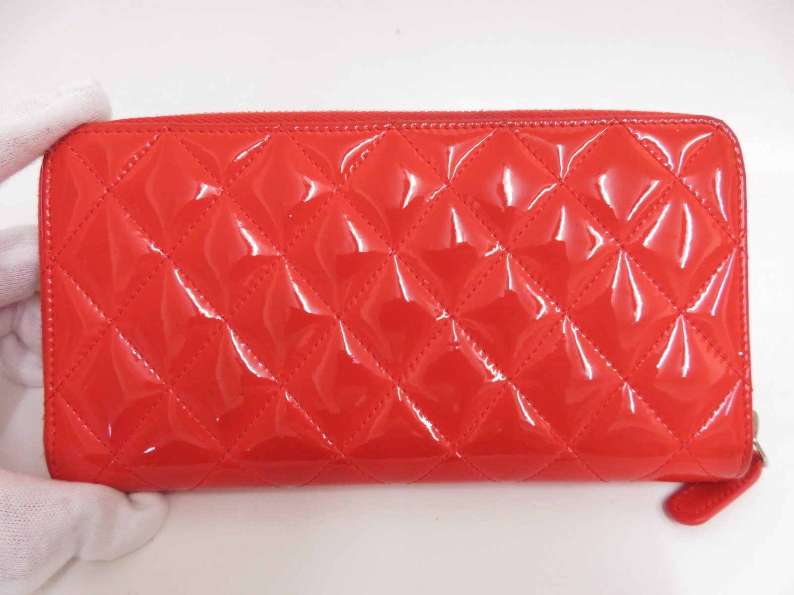 Authentic CHANEL CC Matelasse Patent Leathe Zip Around Zippy Long Wallet S#53179