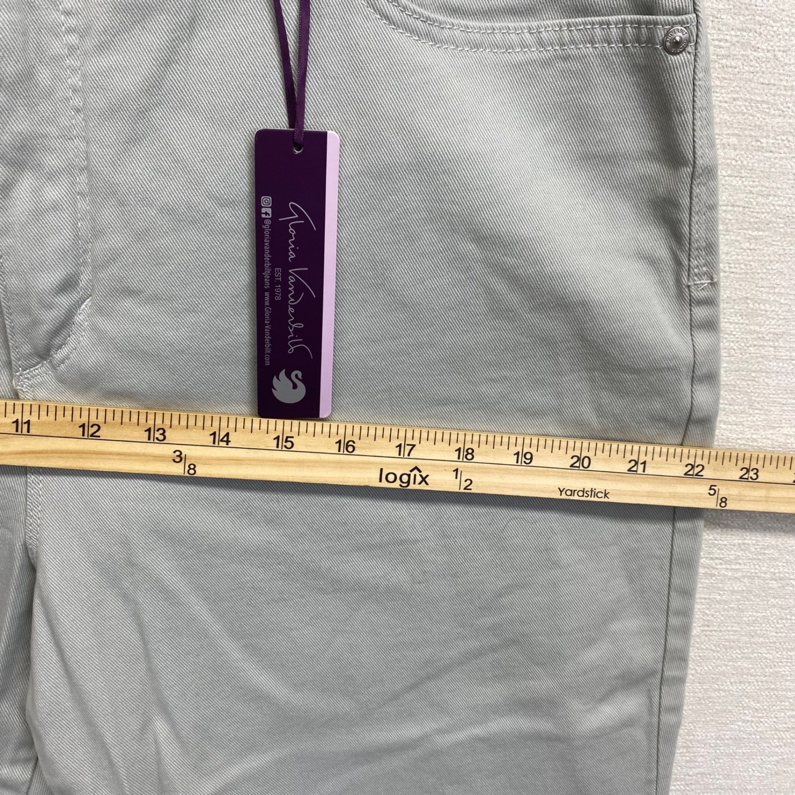 Gloria Vanderbilt Amanda Capri Pants Women’s Size 16 Desert Sage Green Ste