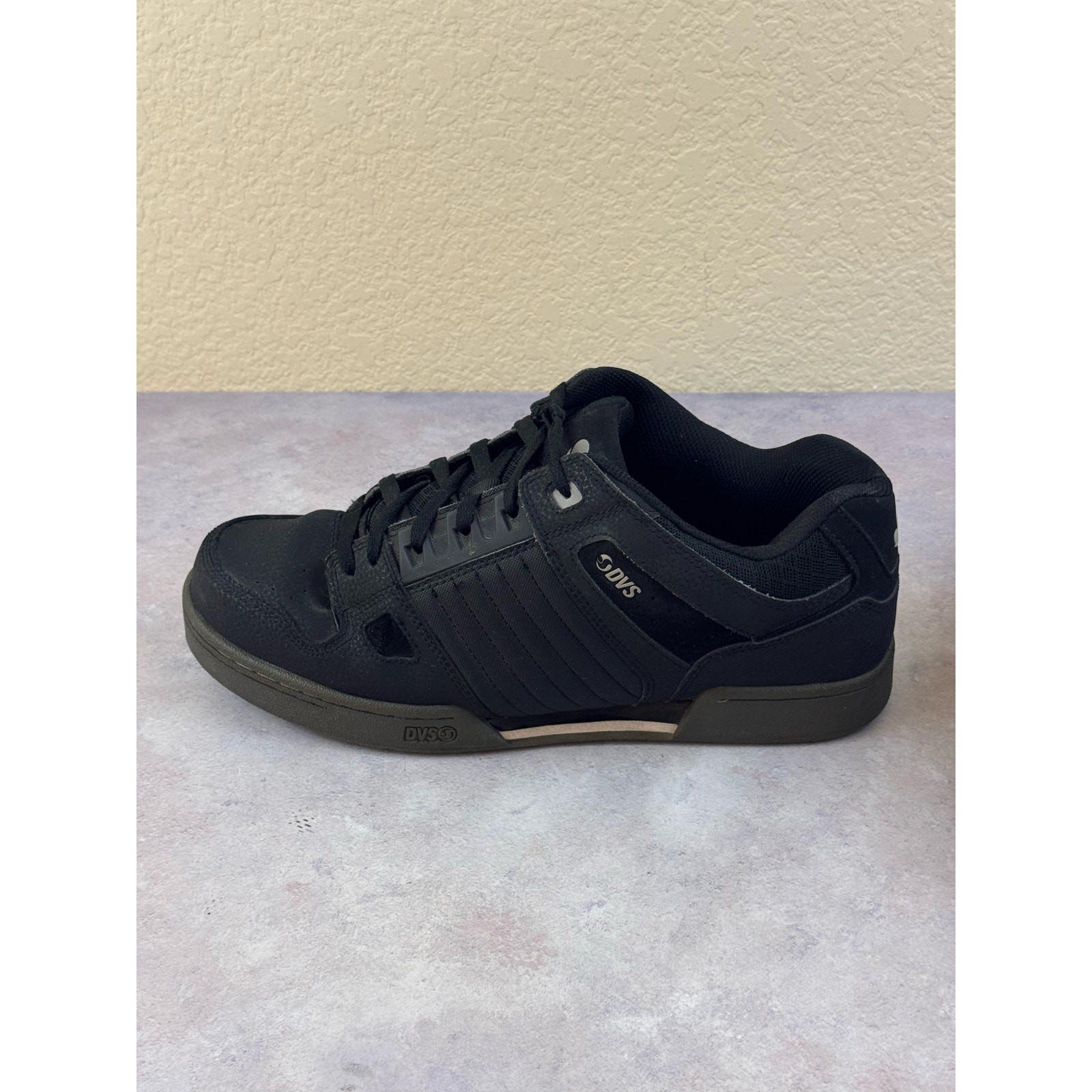 DVS Celsius Mens Size 13 Skateboarding Shoes Black-Gray DVF0000233