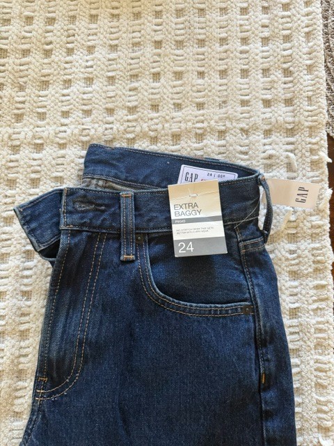 NWT GAP X HAILEY BIEBER The Hailey Extra Baggy Jean – Light Indigo – 24