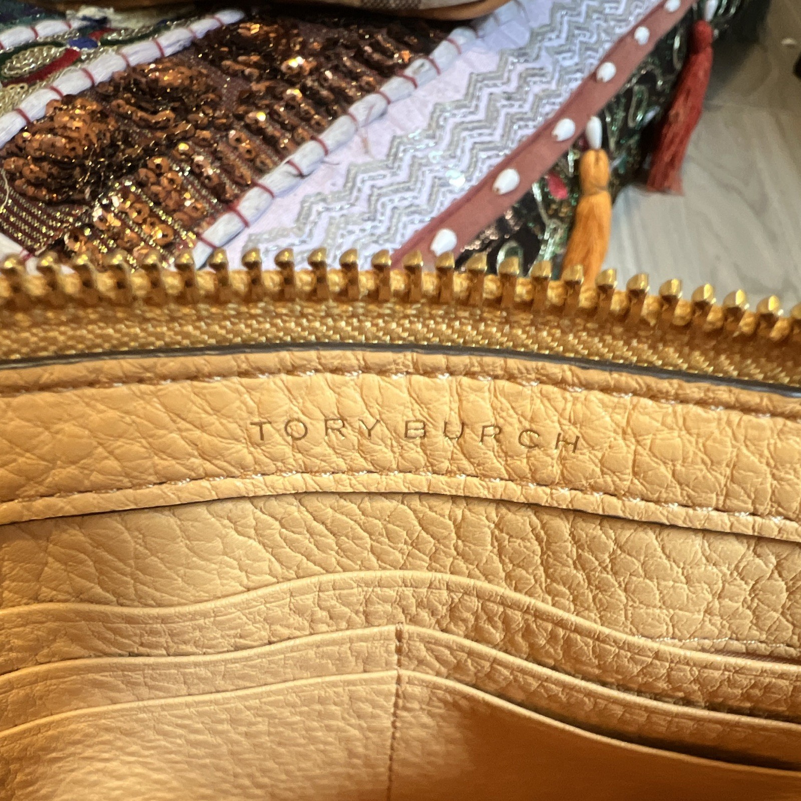 Tory Burch Beige Pebbled Crossbody Bag, Zip Top, Logo, Gold Hardware, Small