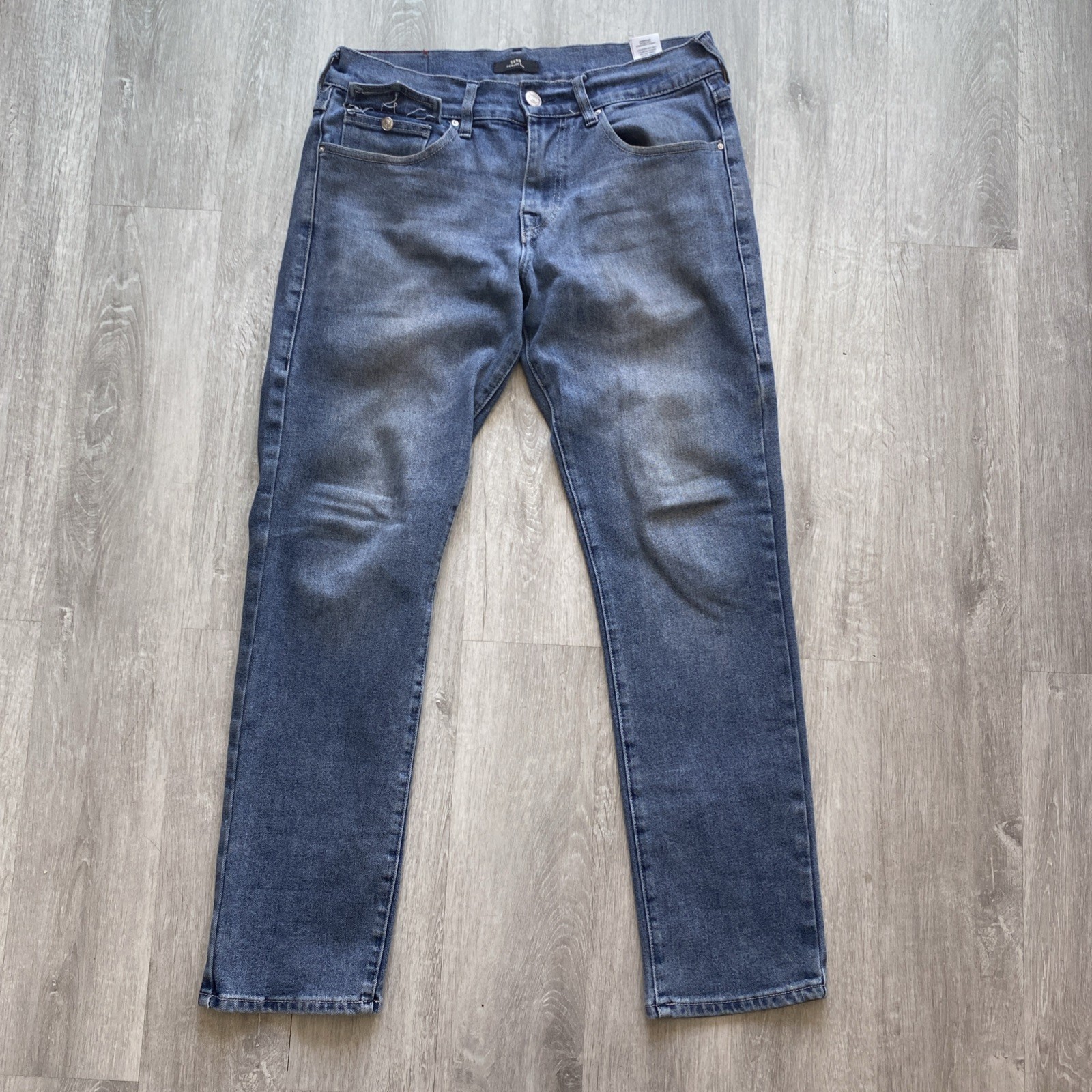 True Religion Men’s Relaxed Slim Light Wash Blue Denim Jeans 5-Pocket