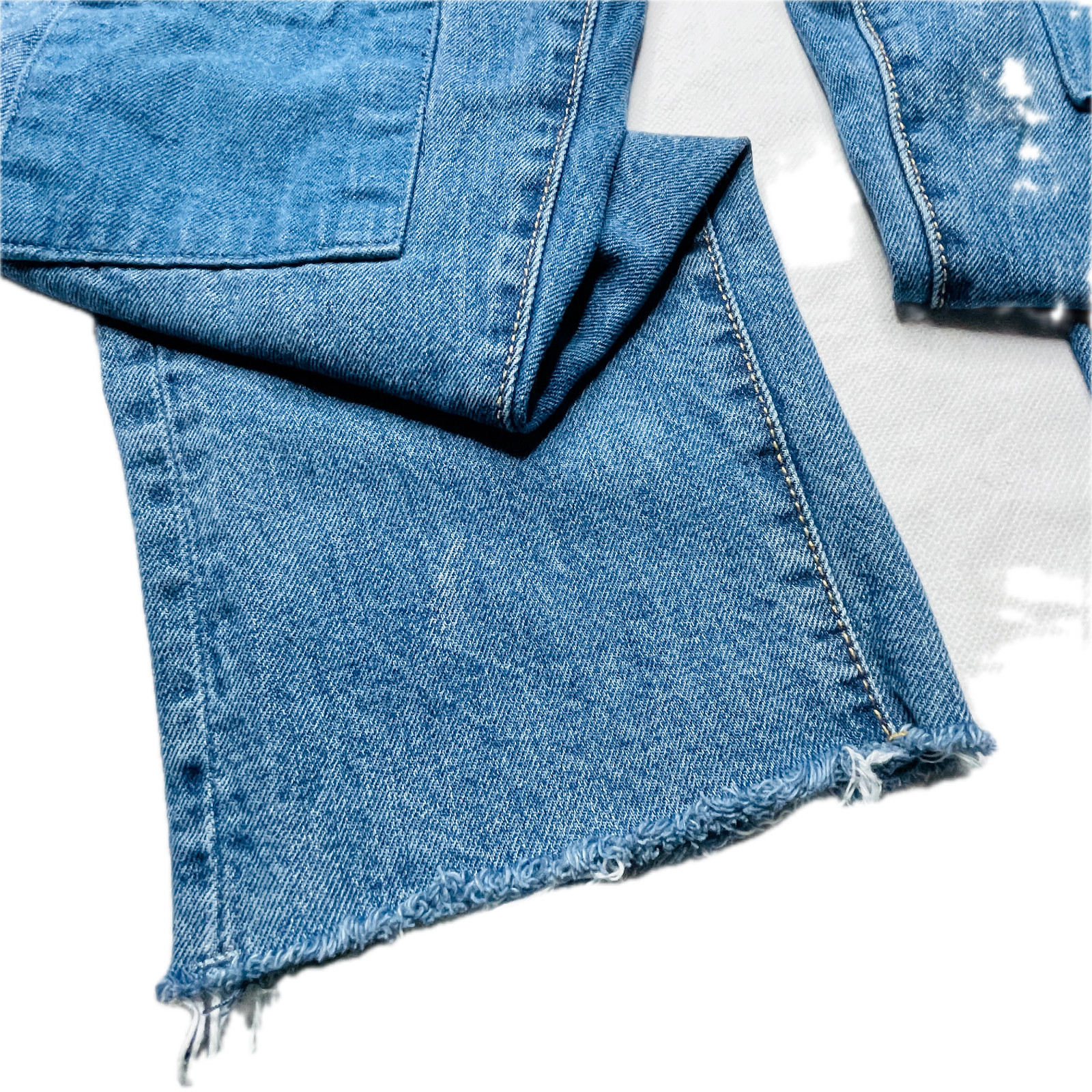 Universal Thread Women’s 12/31 R Boyfriend Patch Detail Raw Hem Jeans 31×29