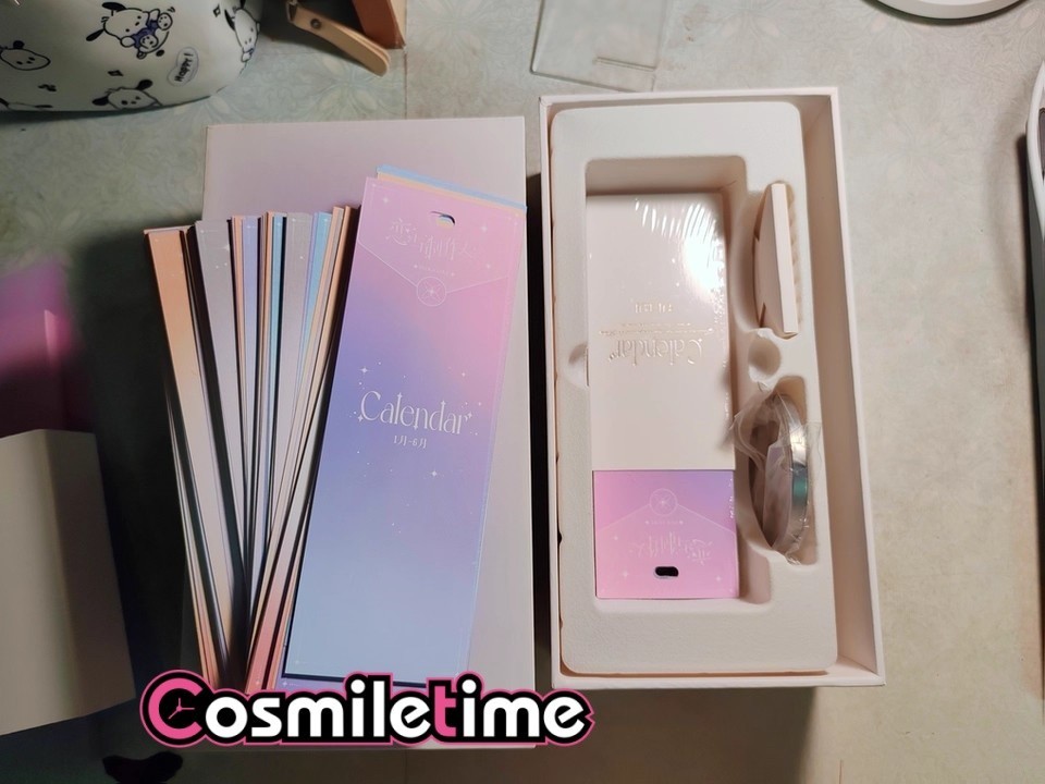 Mr Love: Queen’s Choice Calendar Desk Calendar Perpetual Calendar Collection YZ