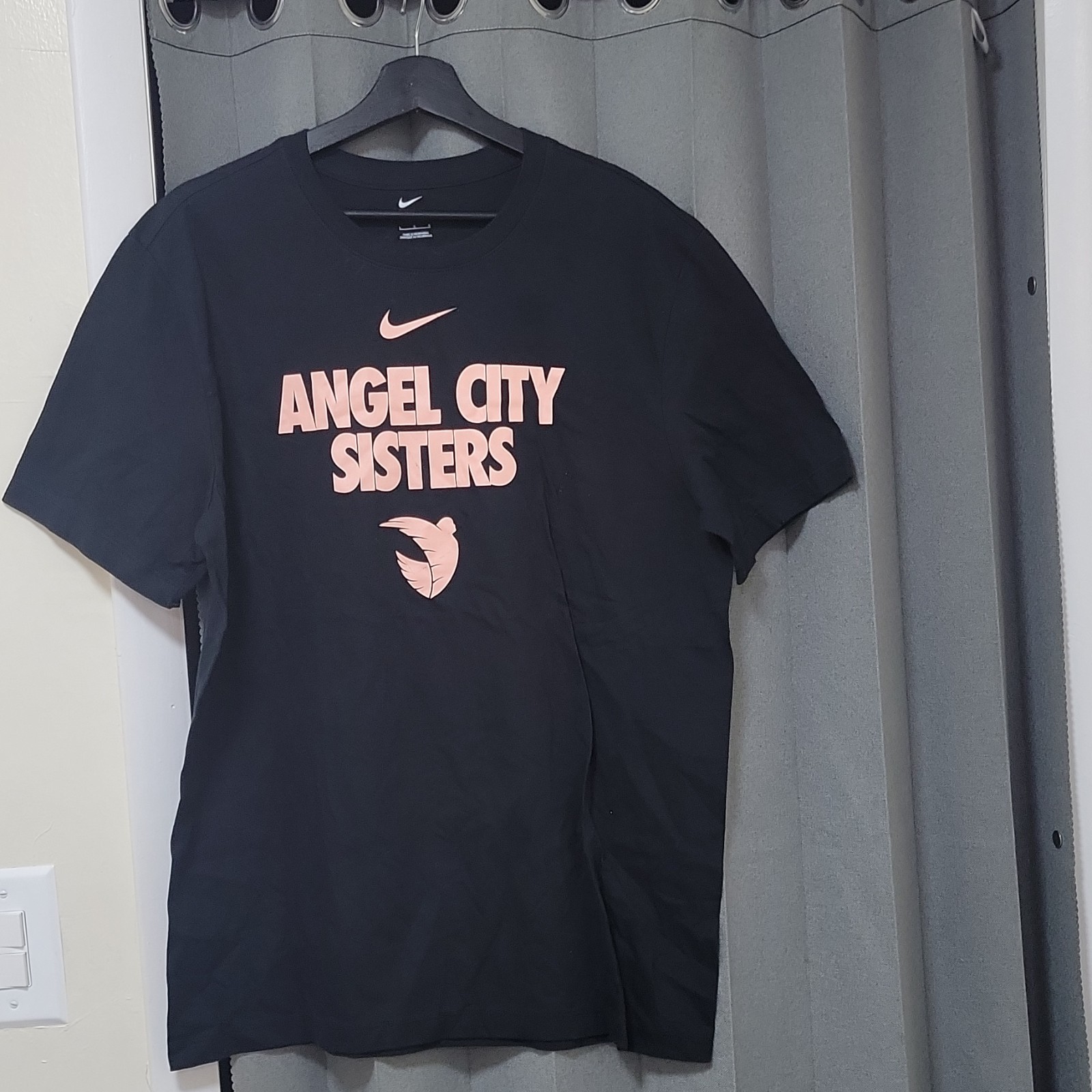 Nike The Nike Tee Black Angel City Sisters Graphic Crew Neck Logo T-Shirt L