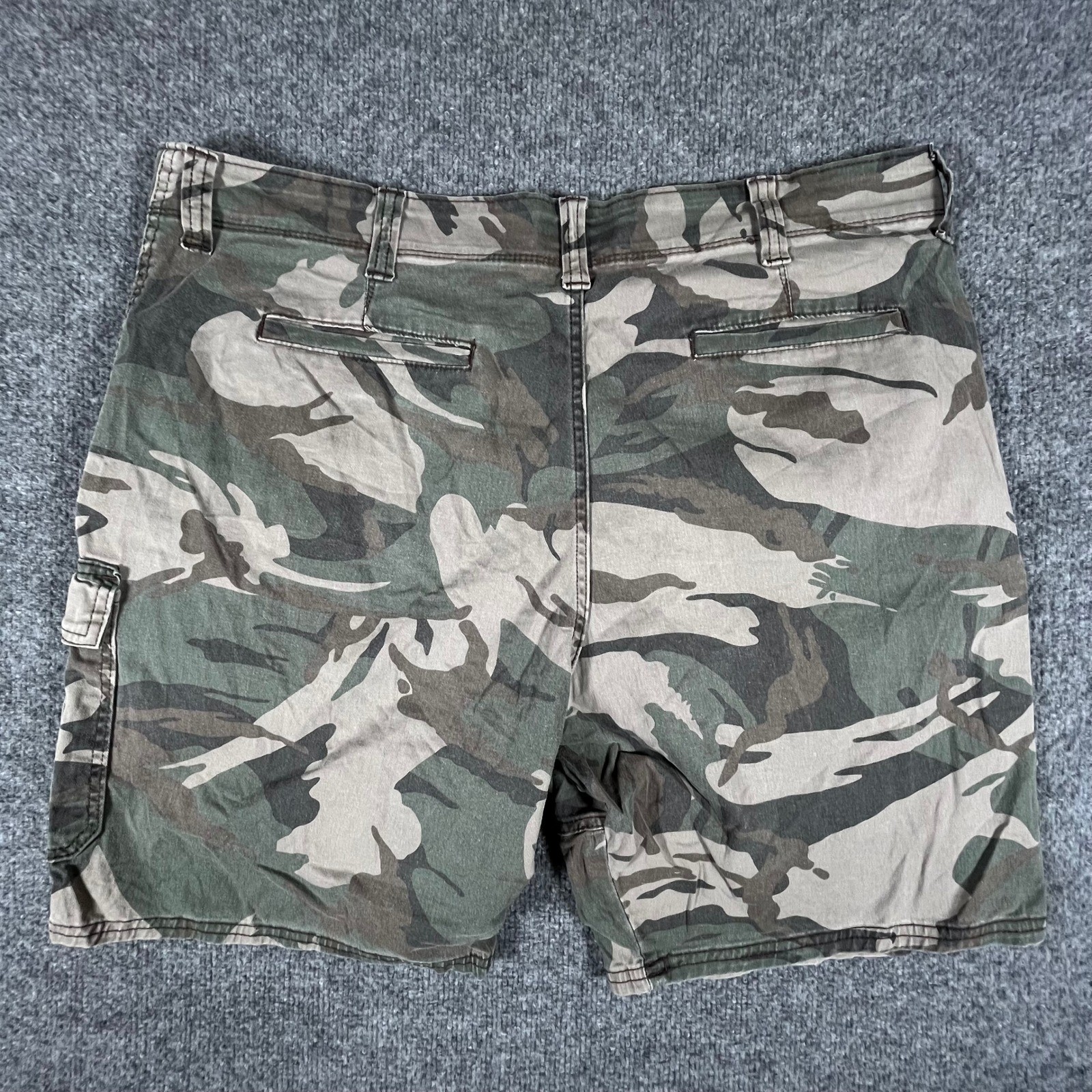 Wrangler Cargo Shorts Mens Size 40 Green Camo Relaxed Fit Stretch Outdoor Casual
