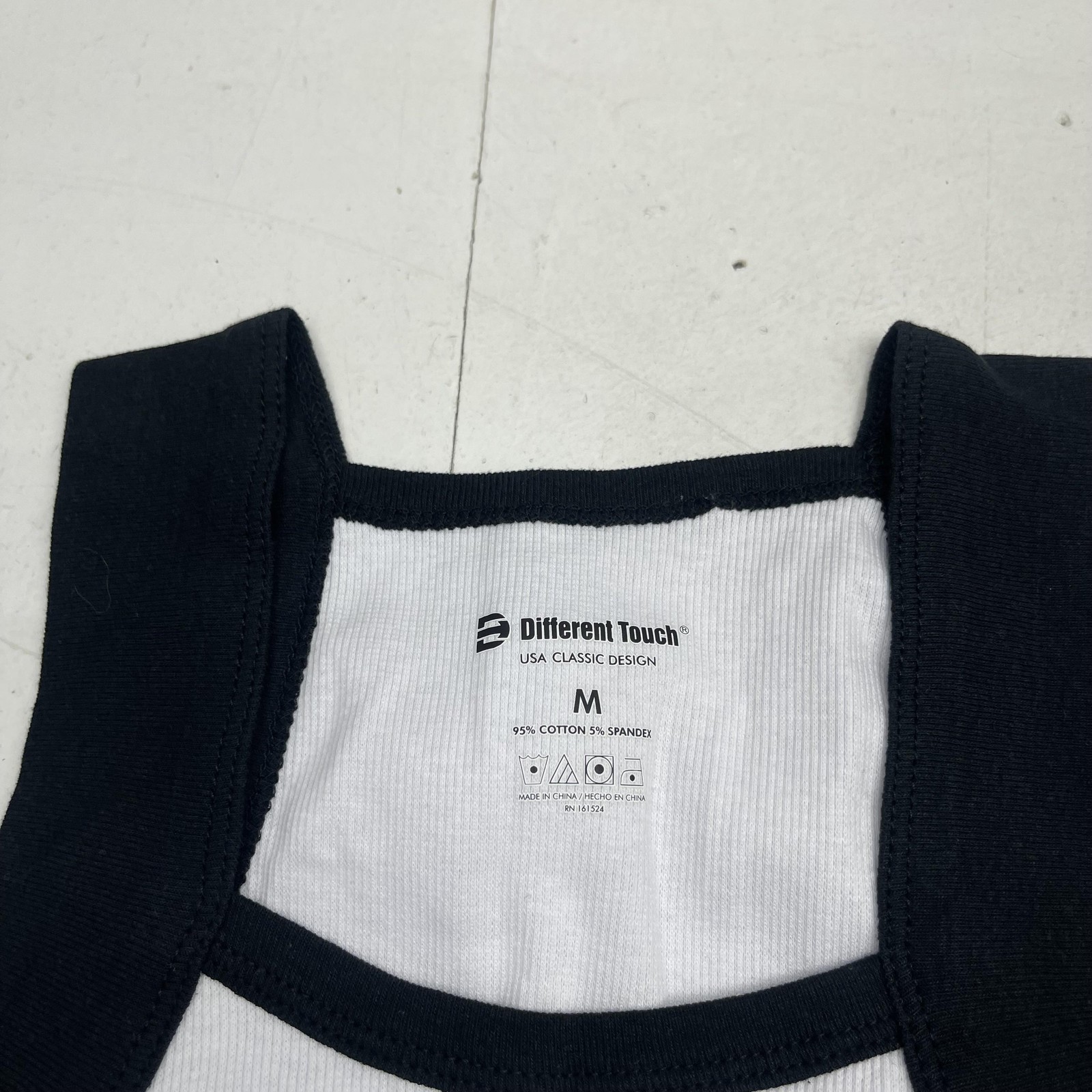 Different Touch Tank Undershirt Mens Medium White 2 Pack Stretch Tagless