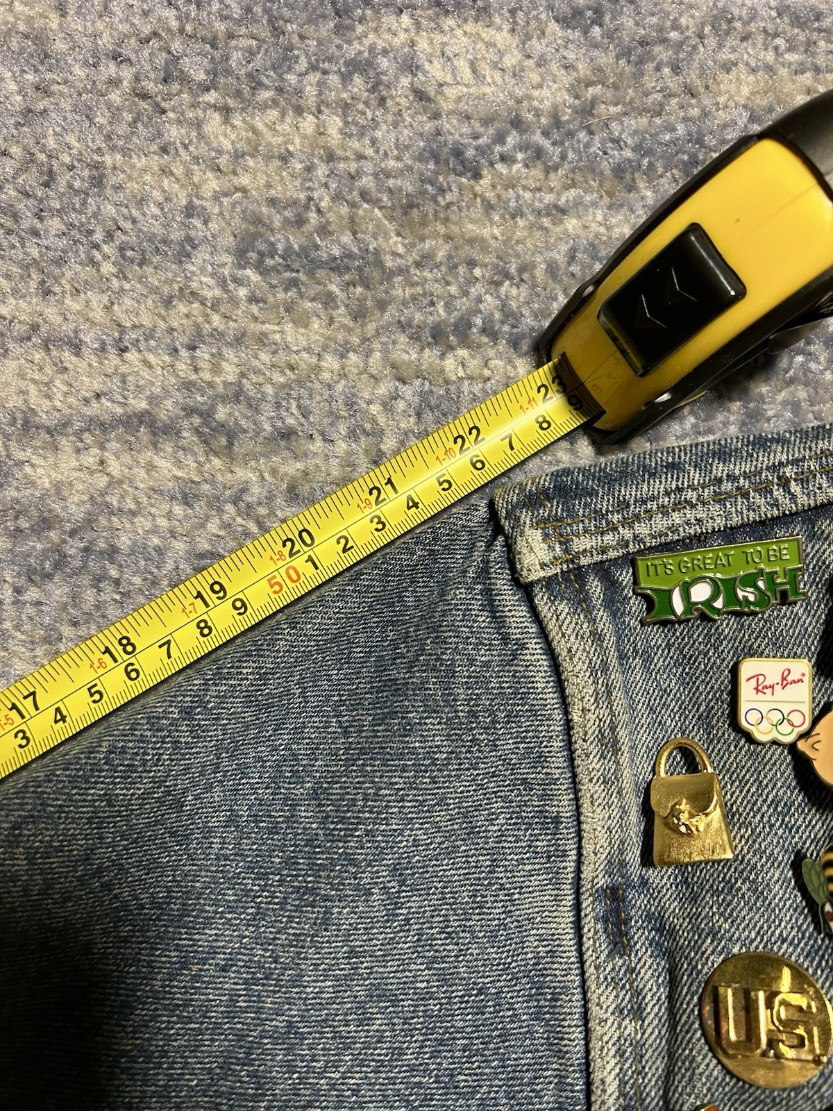 Vintage Kikit Denim Jacket Covered In 116 Vintage Pin & Brooch, See Pictures