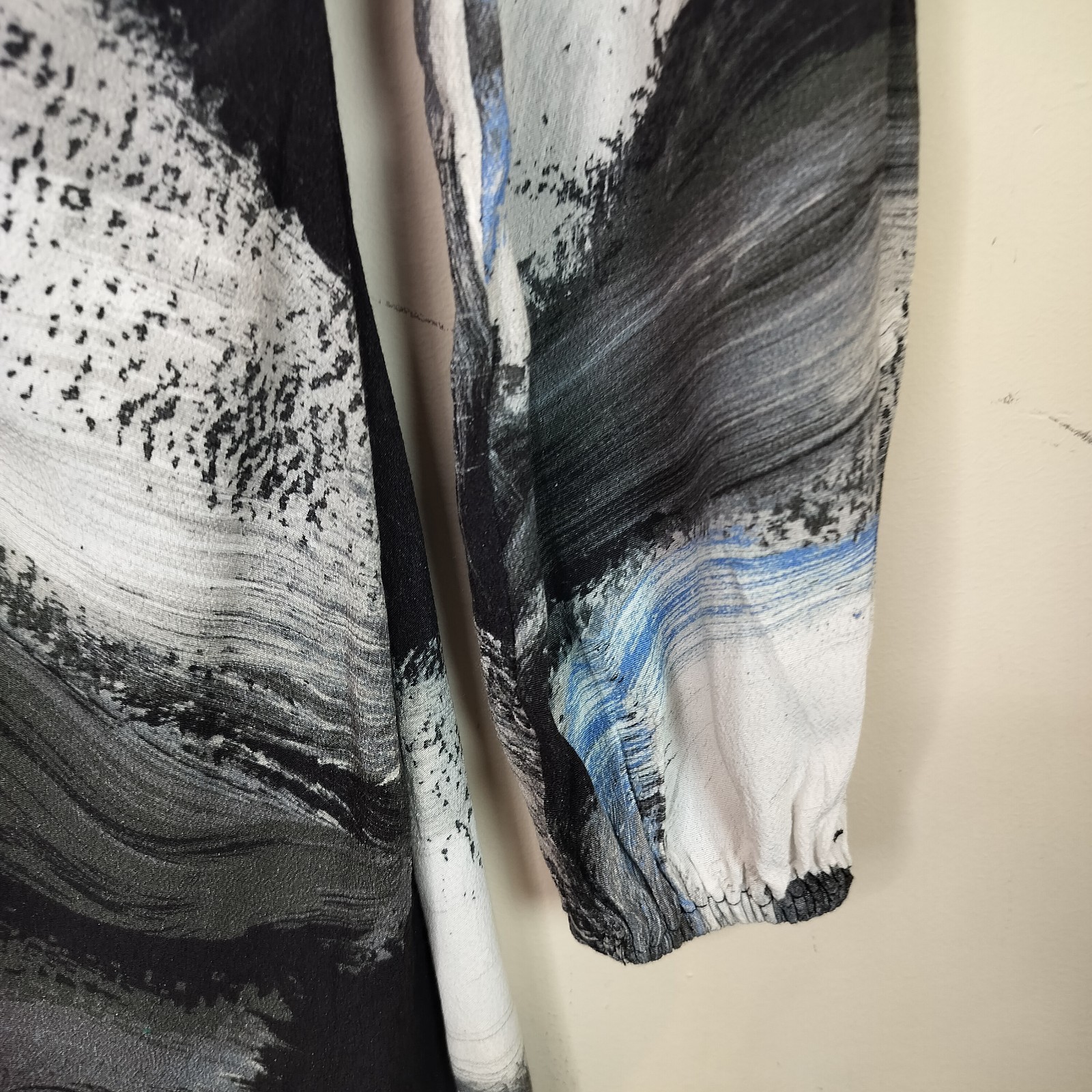 Diane von Furstenberg Dress Size 0 Brush Stroke Pattern Button Up Long Sleeve