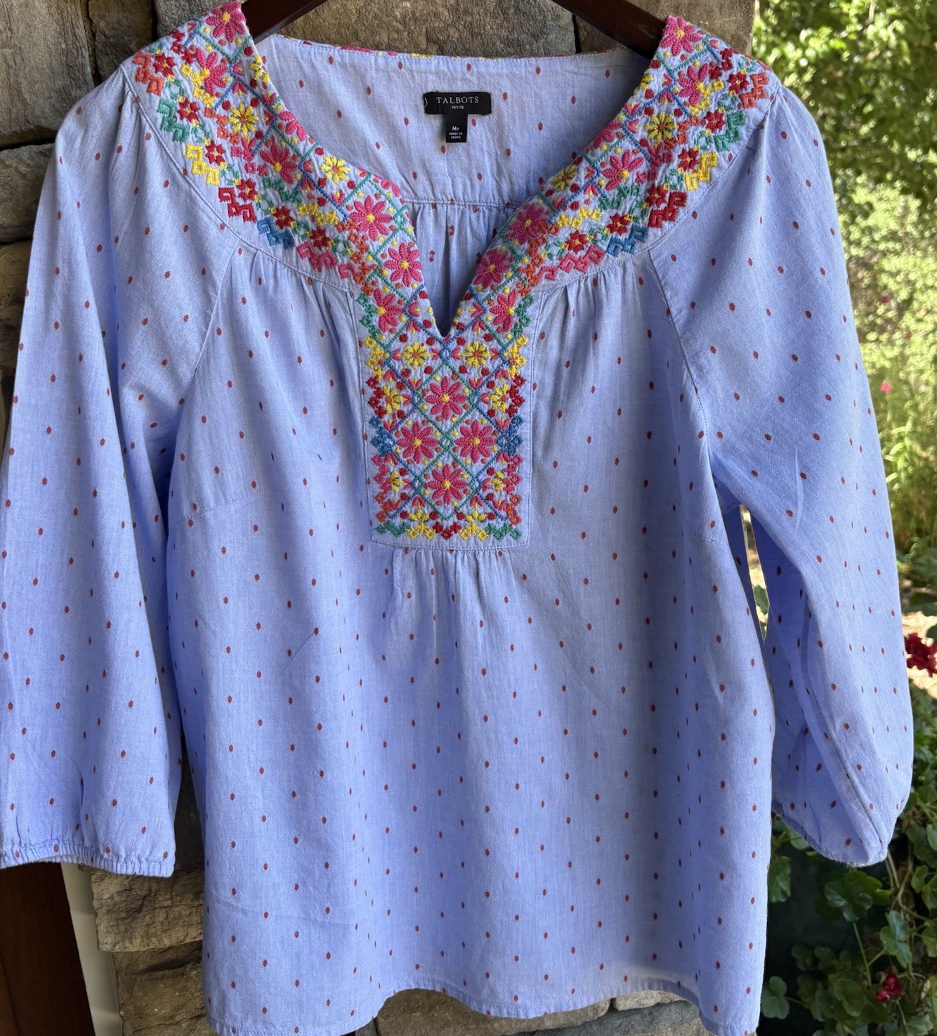 Talbots MEDIUM PETITE Blue Floral Embroidered Blouse Top Summer Sunshine Comfort