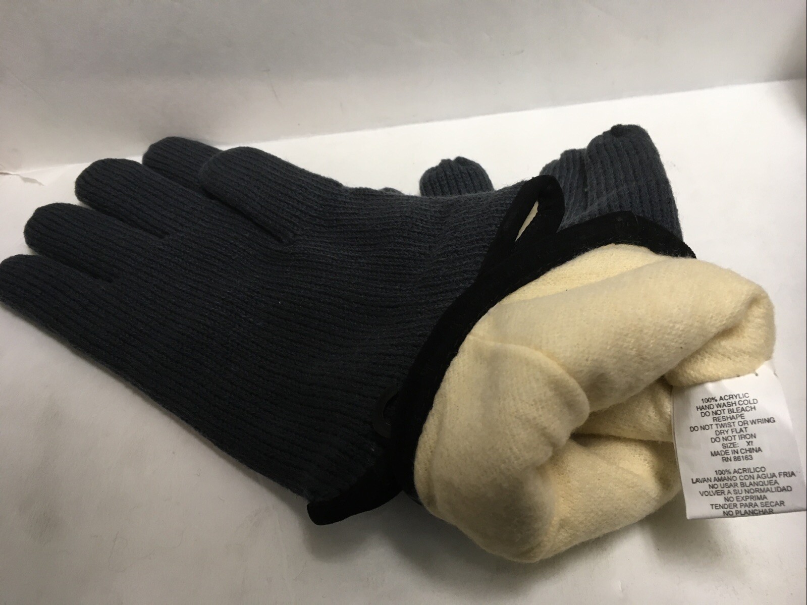 men thinsulate insulation 40 gram gloves acrylic Charcoal Gray New with tag