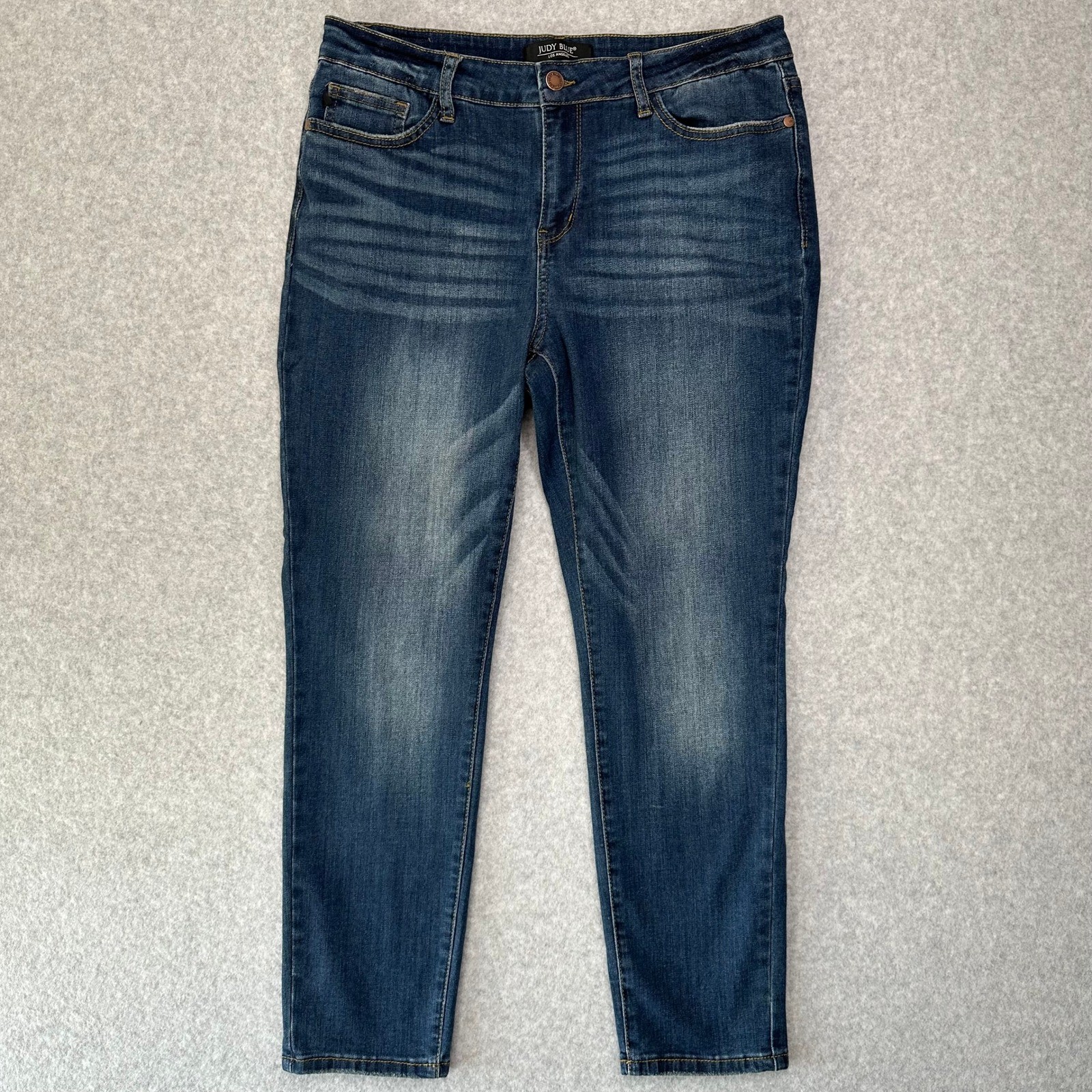 Judy Blue Relaxed Fit Distressed Medium Wash Denim Jeans Women Size 32