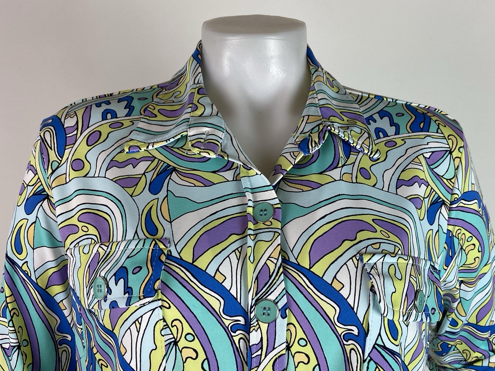 Lulu B Size Large Paisley Print Button Front Shirt UPF 50 Resort Wear Colorful