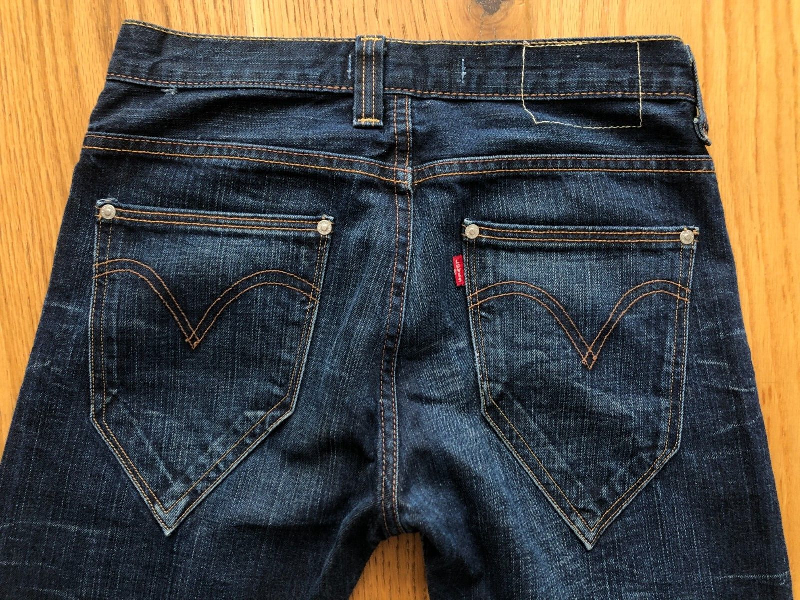 LEVI’S STRAUSS & CO MEN’S DARK BLUE 504 STRAIGHT JEAN W29 L32 (31)